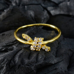 Riyo Supplies Silberring mit Gelbgoldbeschichtung, runder Ring mit Krappenfassung und weißem CZ-Stein
