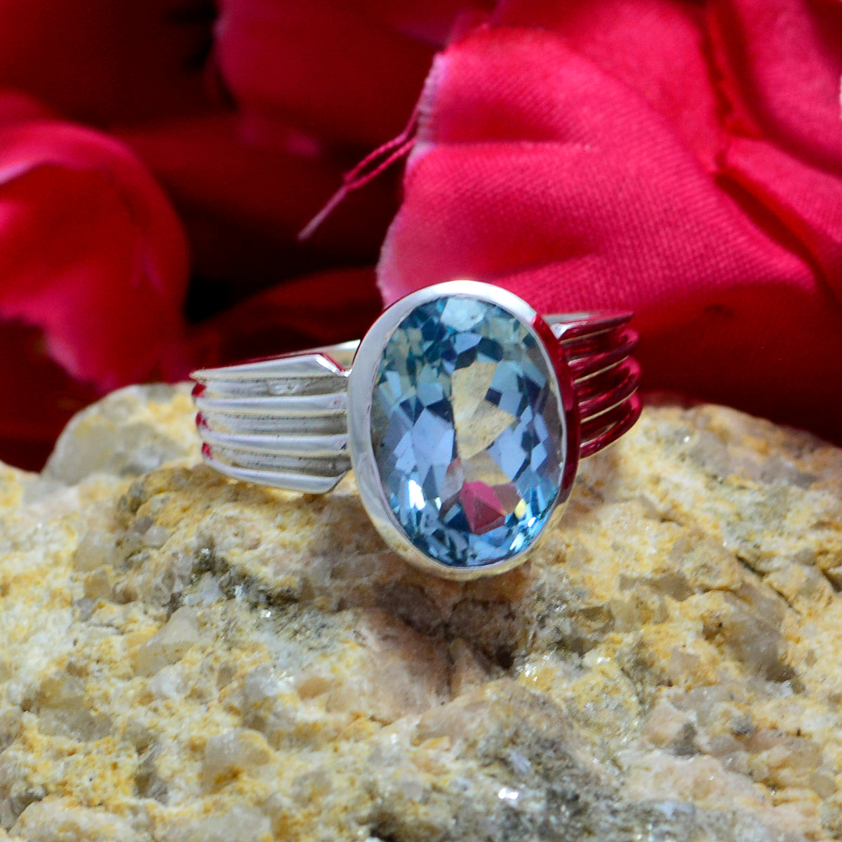 Grand Gemstone Blue Topaz Sterling Silver Ring Jewelry Mannequin