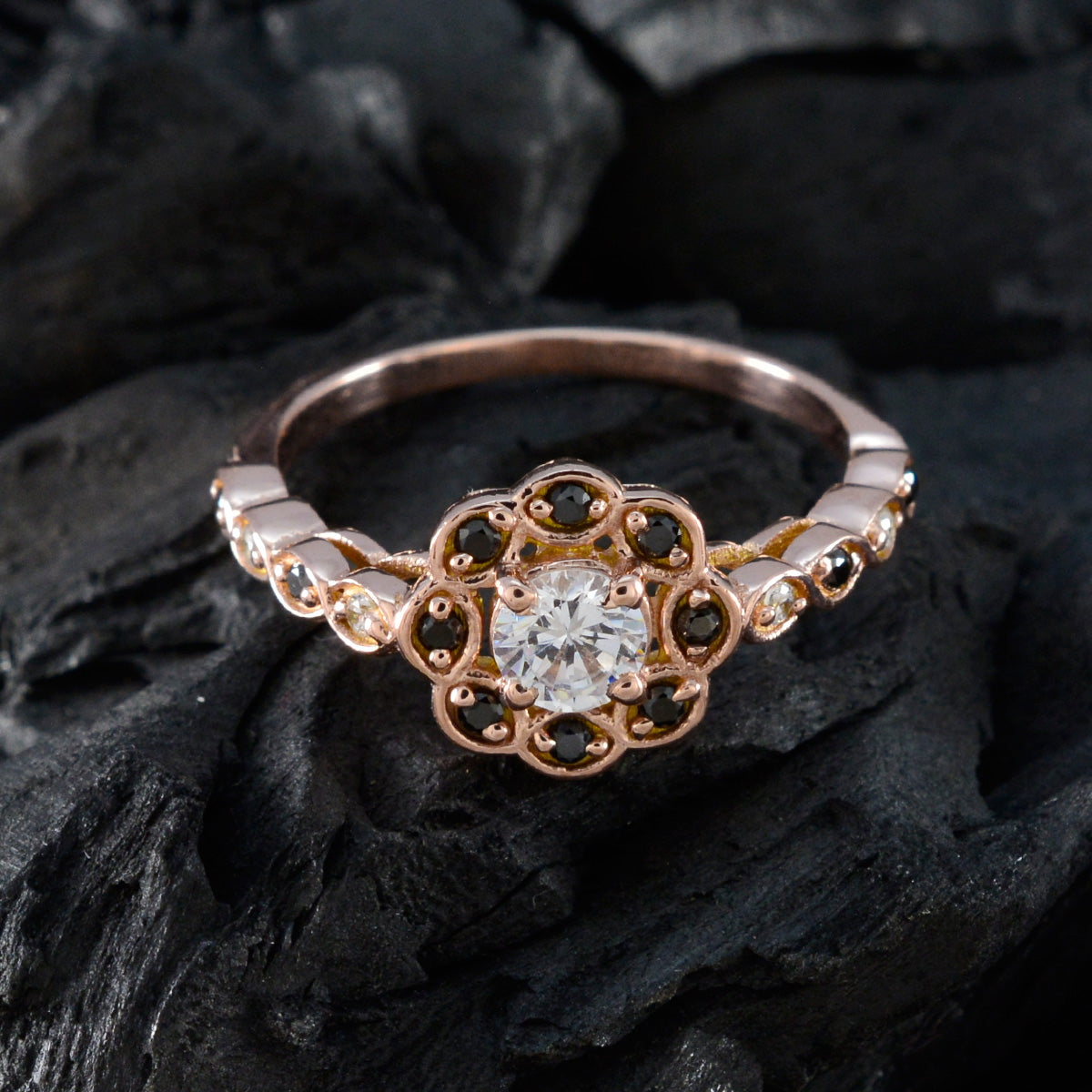 Anillo de plata personalizado riyo con chapado en oro rosa, piedra de zafiro azul, ajuste de punta en forma de corazón, joyería elegante, anillo de compromiso
