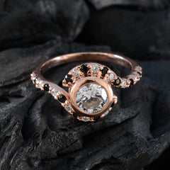 Atractivo anillo de plata riyo con chapado en oro rosa, piedra de zafiro azul, engaste de bisel de forma redonda, joyería de diseño, anillo de viernes negro