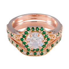 Riyo Eleganter Silberring mit Rosévergoldung, Smaragd-CZ-Stein, runde Form, Krappenfassung, handgefertigter Schmuck, Ehering