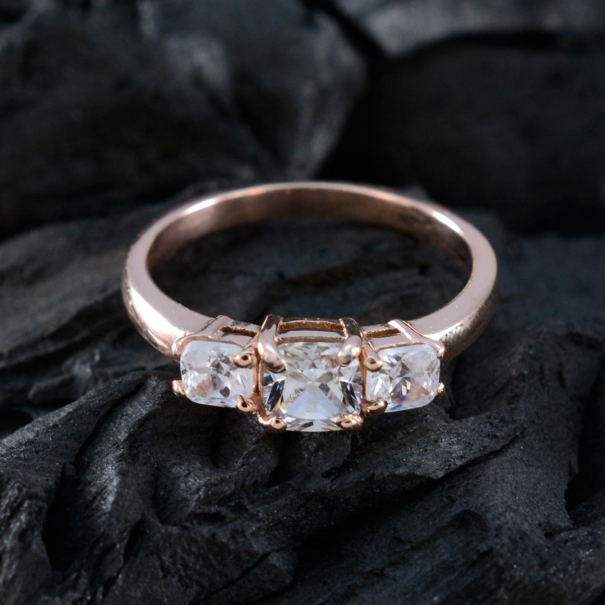 Riyo Prime zilveren ring met roségouden witte CZ-steen kussenvorm Prong Setting antieke sieraden verjaardagsring