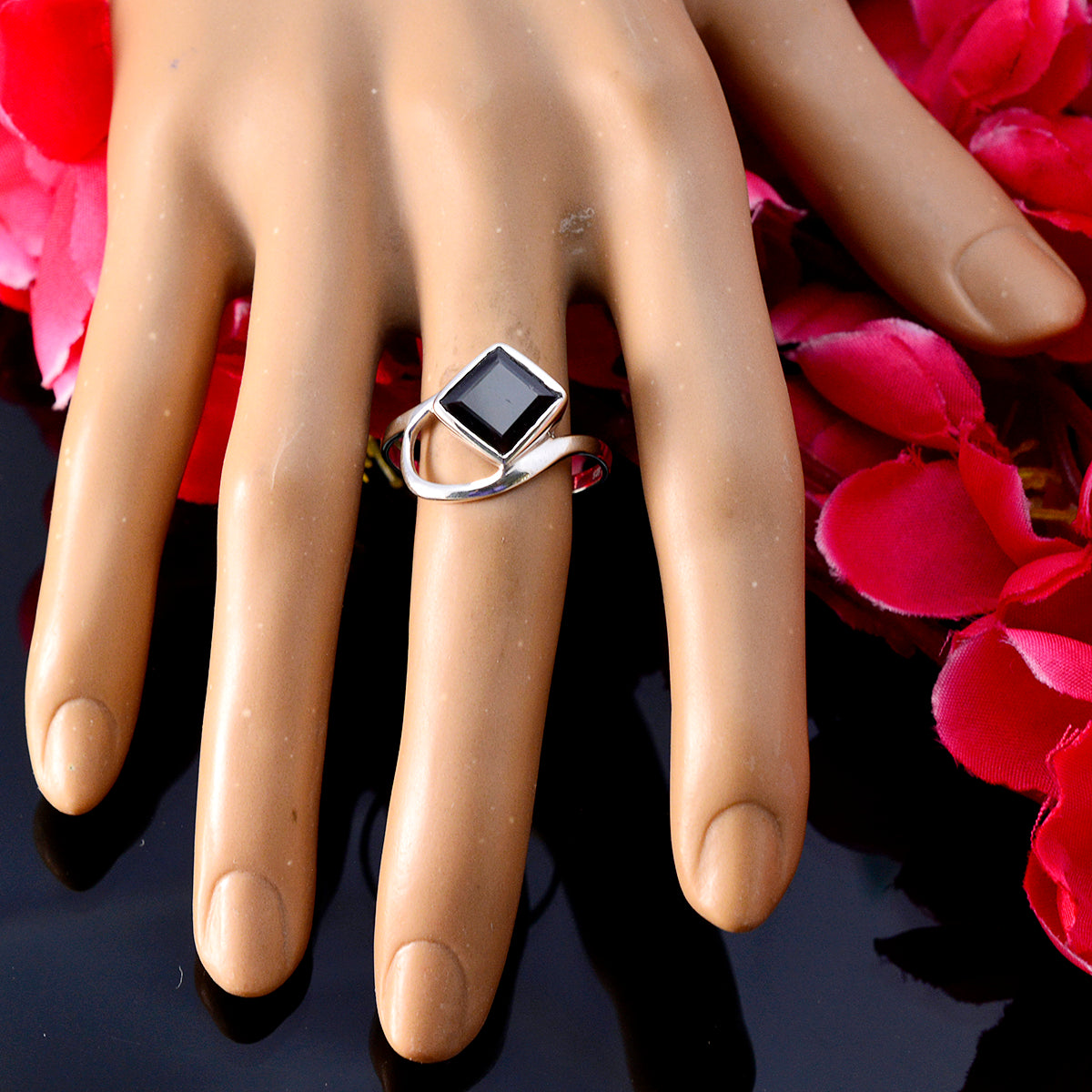 Riyo Designer Gemstone Garnet Sterling Silver Ring Cartier Jewelry