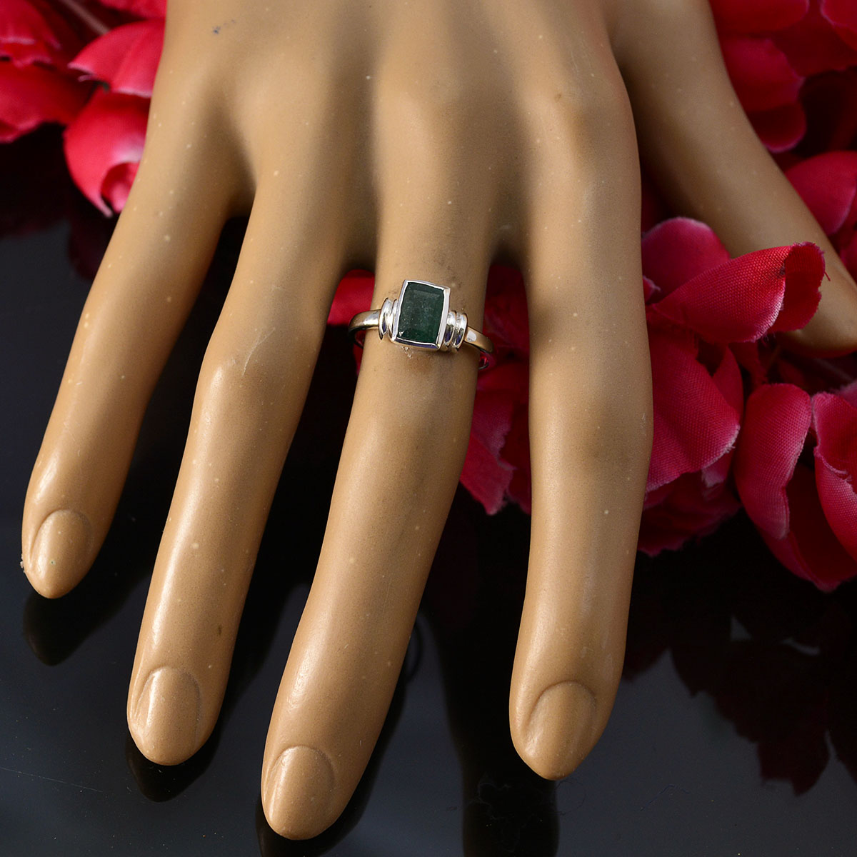 Riyo Suppiler Gemstone Indianemerald 925 Silver Rings Jewelry Holder