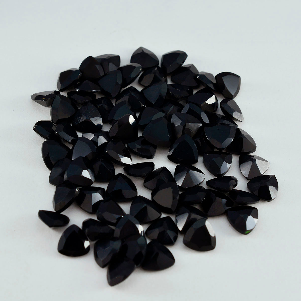 Riyogems 1PC Natural Black Onyx Faceted 7x7 mm Trillion Shape Good Quality Stone