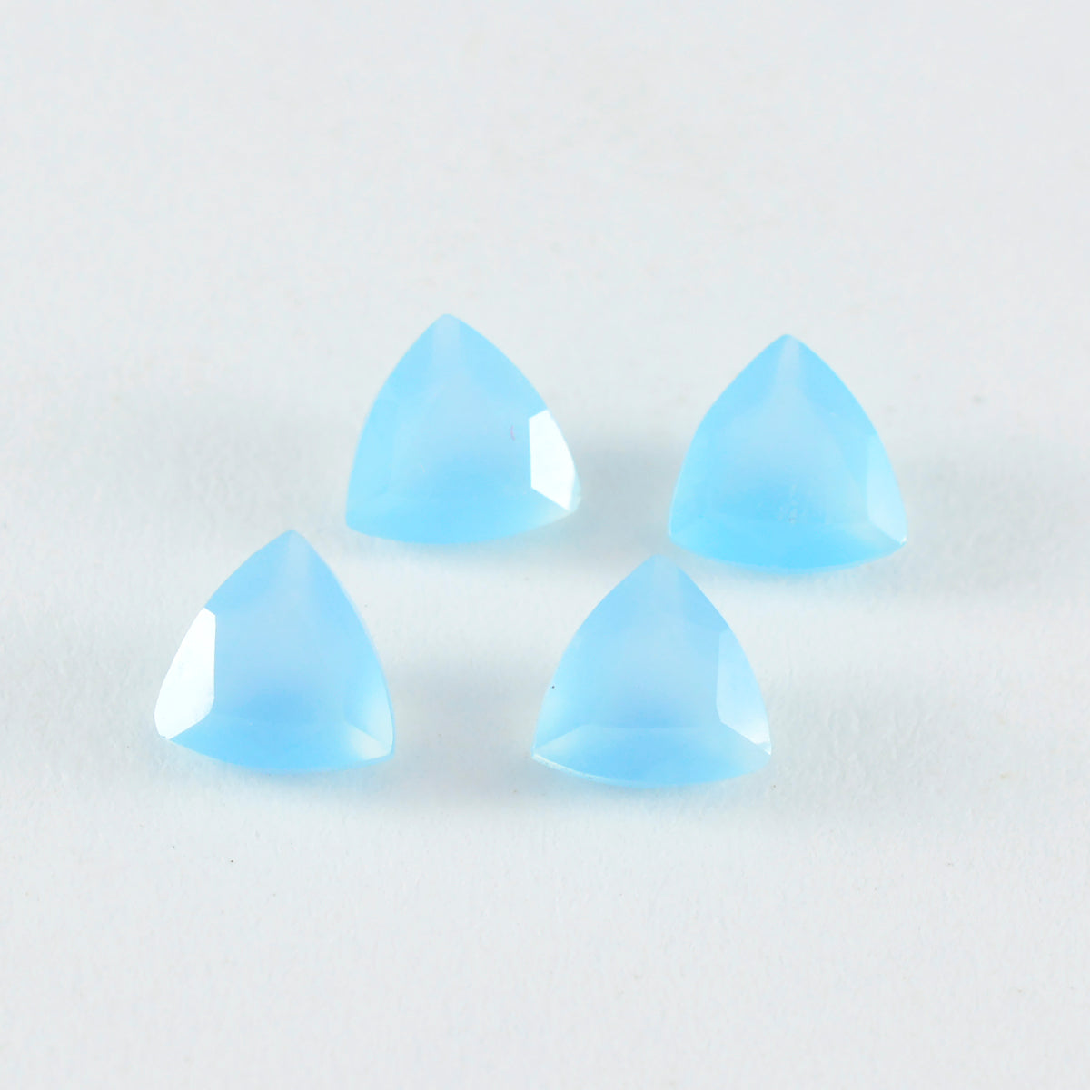 Riyogems 1PC Natural Blue Chalcedony Faceted 7x7 mm Trillion Shape lovely Quality Gems