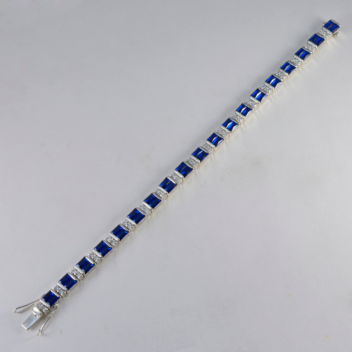 Riyo Suppiler 925 sterling zilveren armband voor meisjes Blauwe Supphire CZ-armband Prong Setting-armband met doos met tong Tennisarmband.