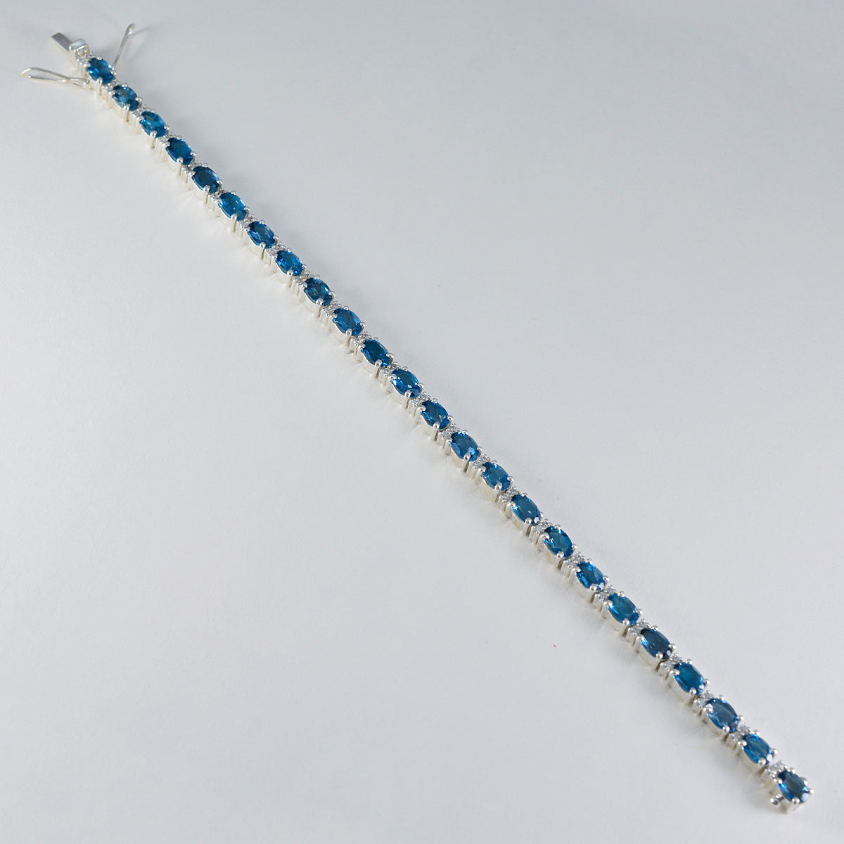 Riyo Aantrekkelijke 925 Sterling zilveren damesarmband Blauwe Topaas Armband Prong Setting Armband met doos met tong Tennisarmband L Maat 6-8,5 inch.