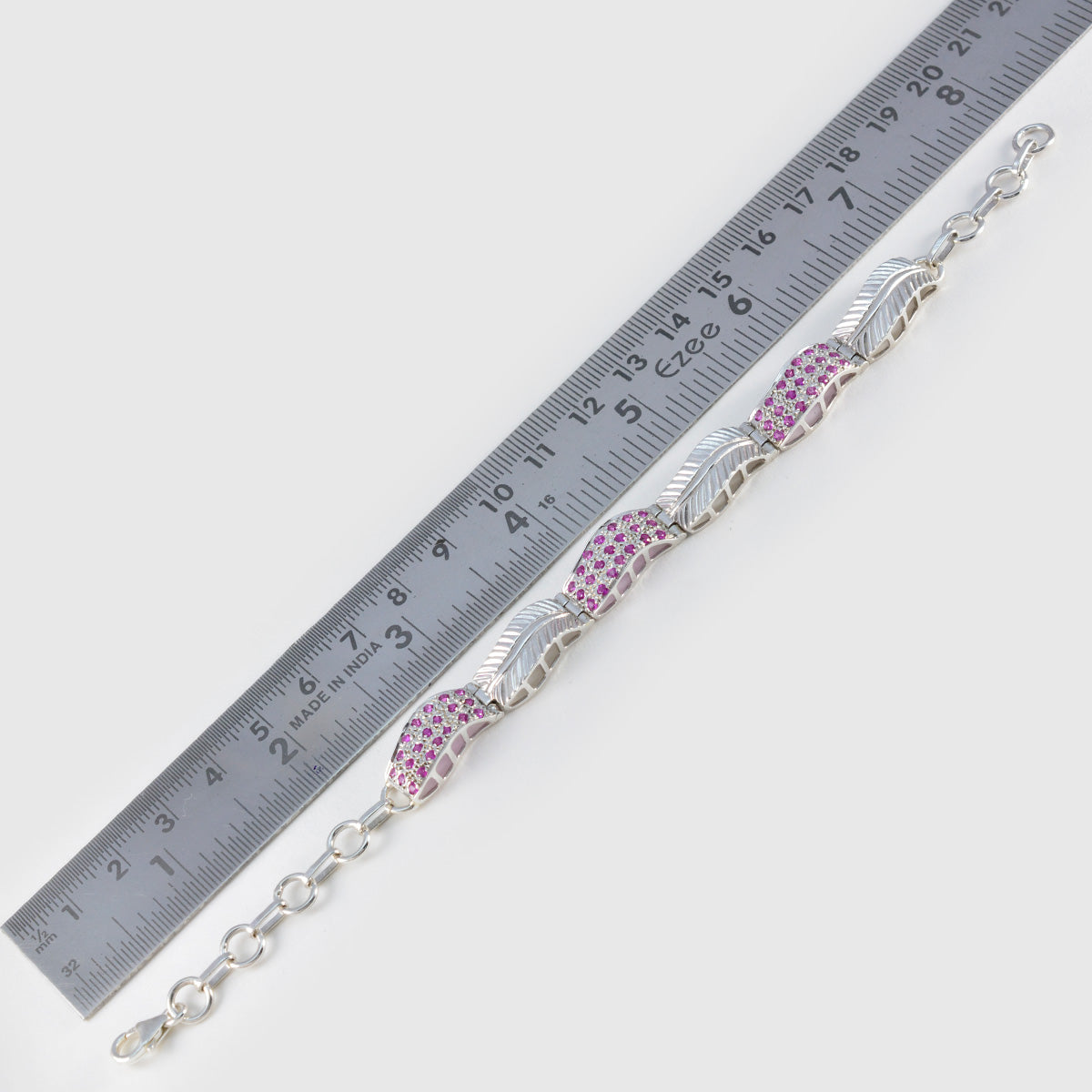 Riyo Wunderschönes Armband aus 925er-Sterlingsilber für Damen, Rubin-CZ-Armband, Lünettenfassung, Armband, Glieder-Charm-Armband, Größe L, 15,2–21,6 cm.