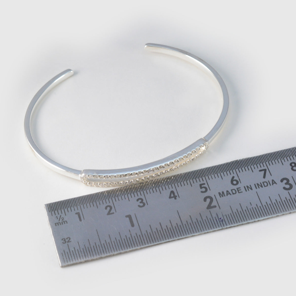 Riyo Mooie 925 Sterling Zilveren Damesarmband Witte CZ Armband Bezel Setting Armband Bangle Armband L Maat 6-8,5 Inch.