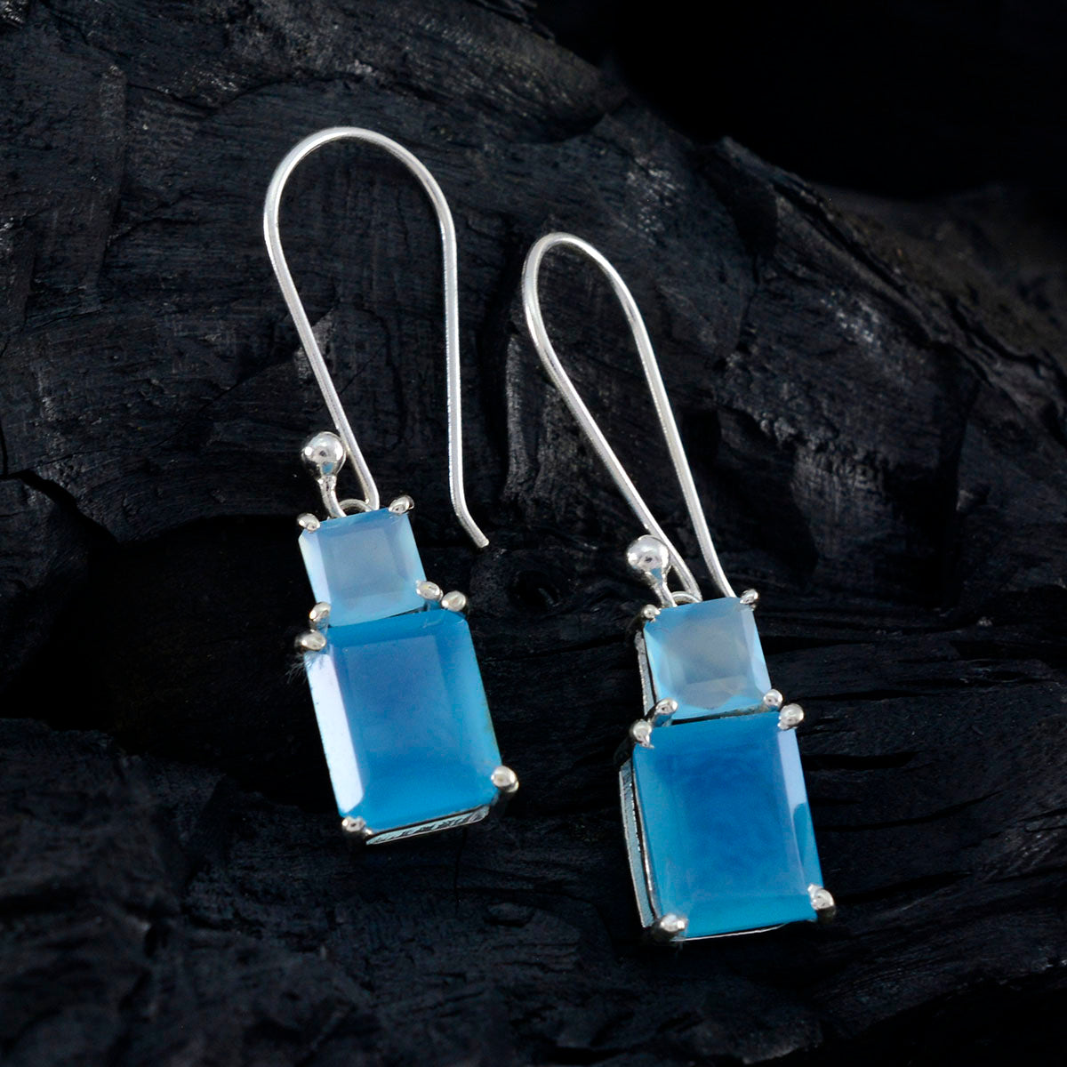 Riyo hübscher Sterlingsilber-Ohrring für Damen, blauer Chalcedon-Ohrring, Lünettenfassung, blauer Ohrring, baumelnder Ohrring
