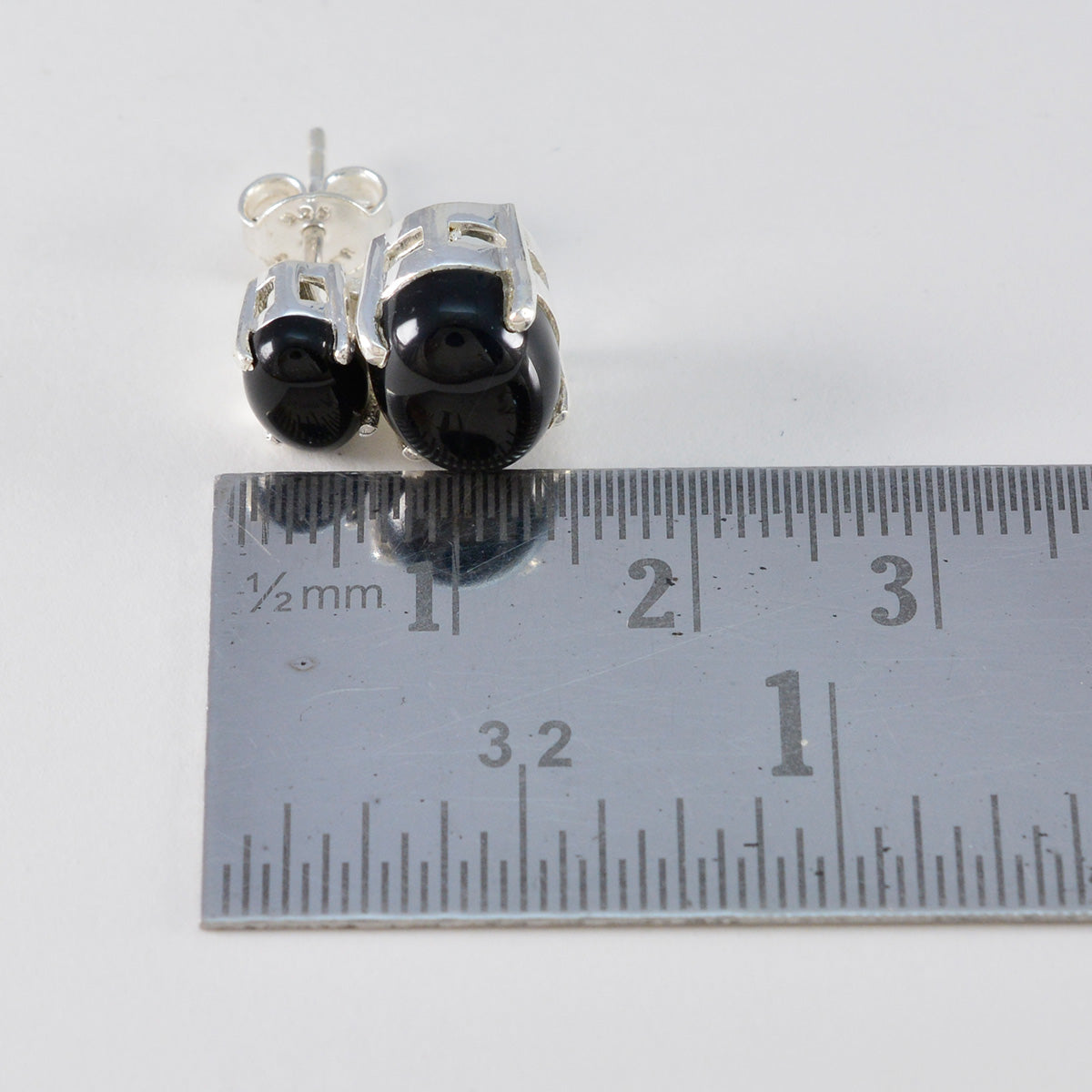 Riyo Dekorativer Sterlingsilber-Ohrring für Schwester, schwarzer Onyx-Ohrring, Fassungsfassung, schwarzer Ohrring-Ohrstecker