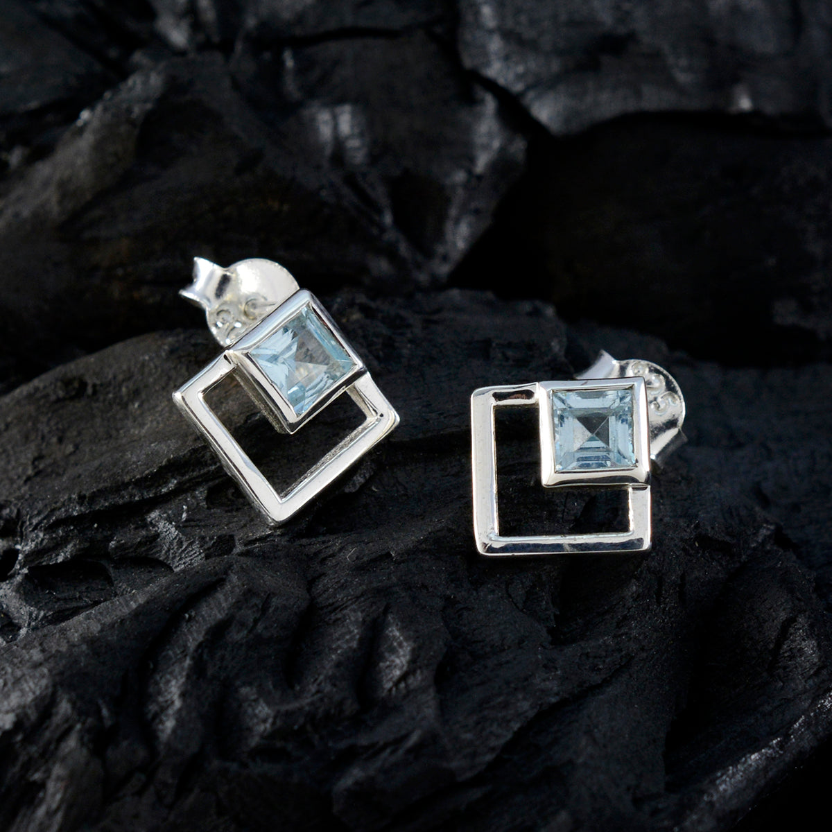 Riyo Fanciable Sterling Silber Ohrring für Demoiselle Blauer Topas-Ohrring, Lünettenfassung, blauer Ohrring-Ohrstecker