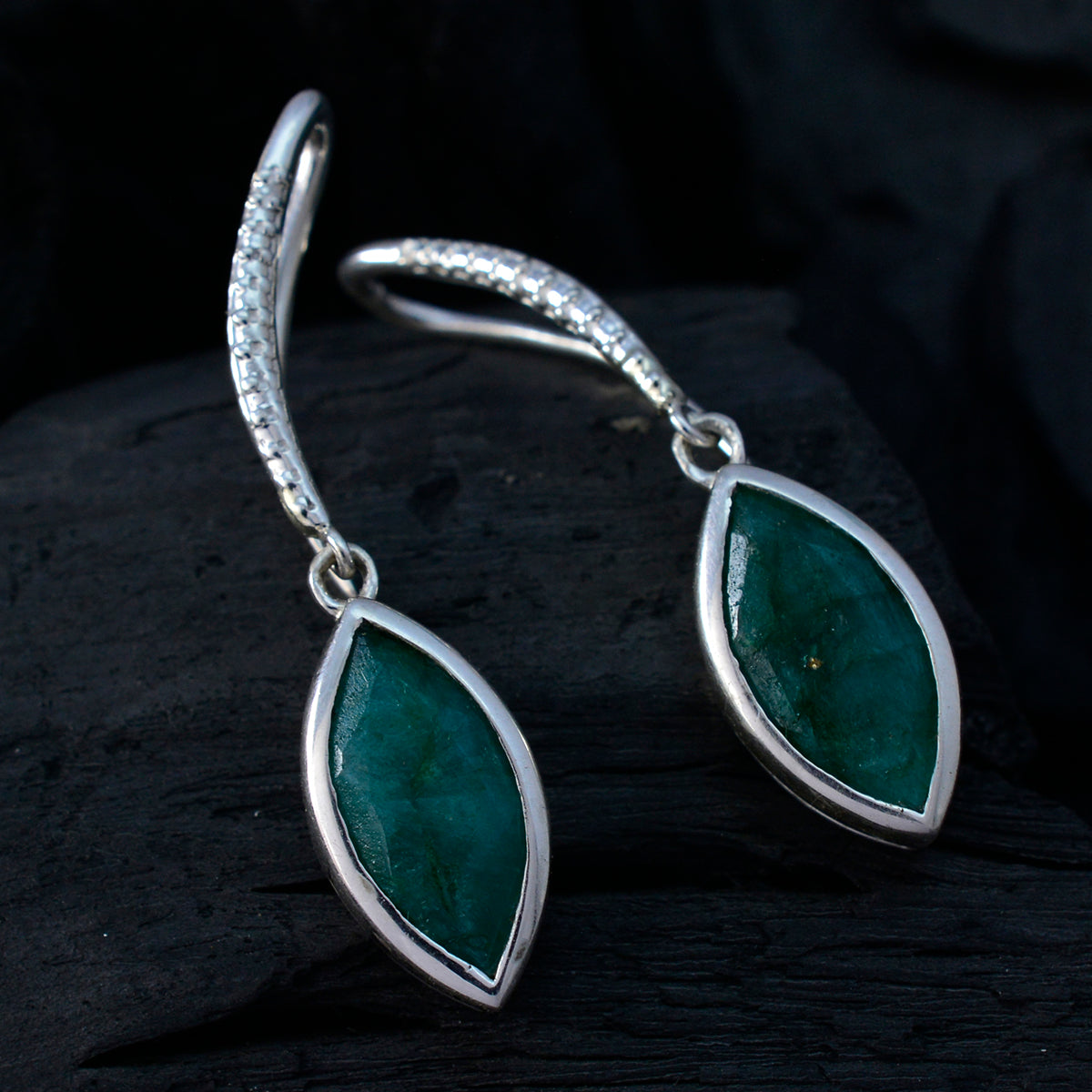 Riyo Foxy 925 Sterling Silver Earring For Sister Indian Emerald Earring Bezel Setting Green Earring Dangle Earring
