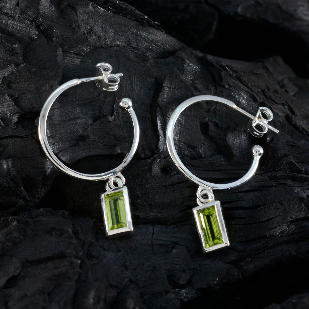 riyo bellissimo orecchino in argento sterling per signora orecchino con peridoto castone orecchino verde orecchino pendente