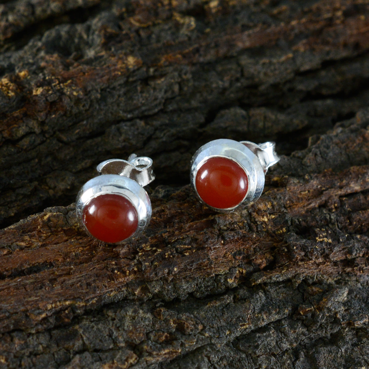Riyo Spunky 925 Sterling Silber Ohrring für Damen, roter Onyx-Ohrring, Lünettenfassung, roter Ohrring, Ohrstecker