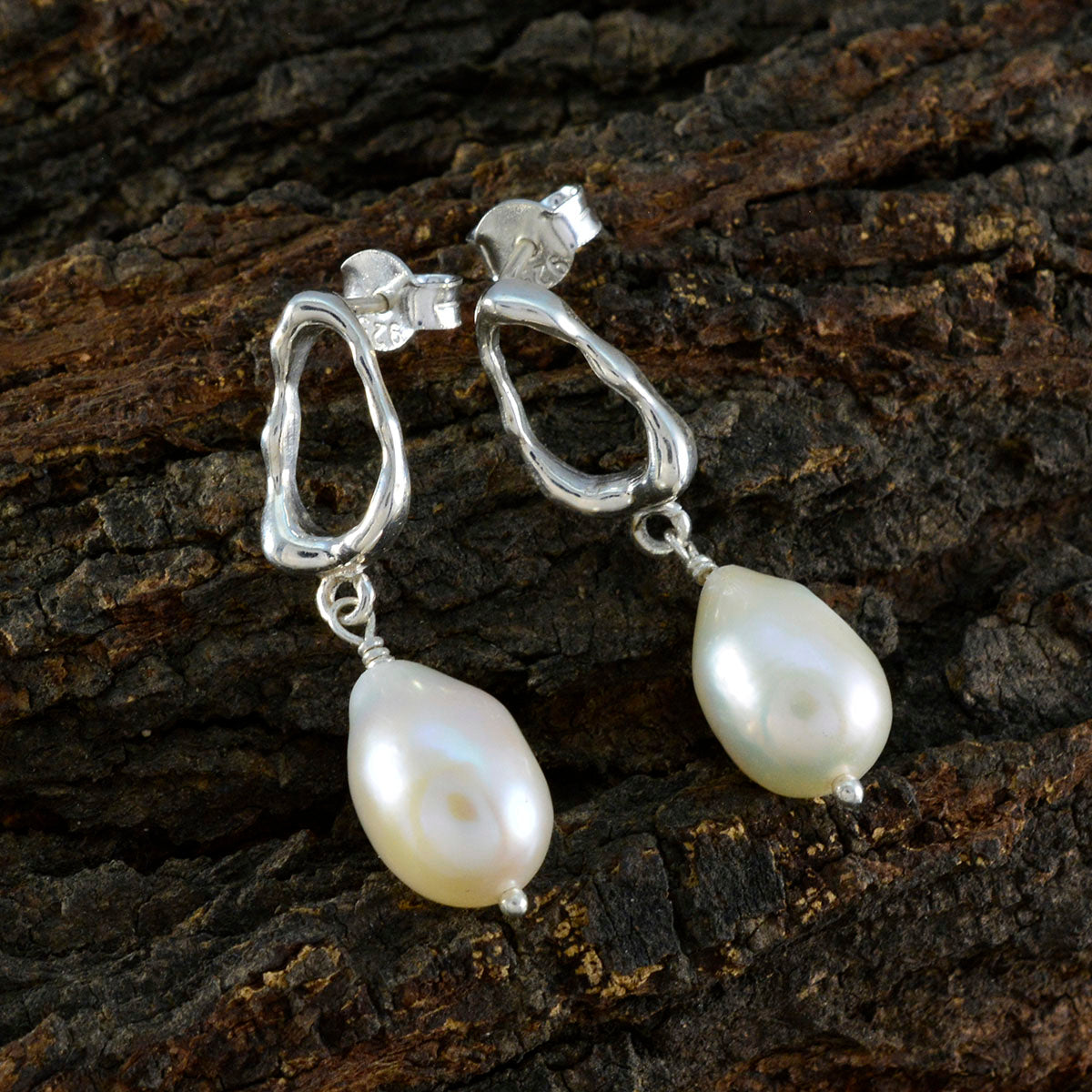 Lindo pendiente de Plata de Ley 925 riyo para damisela, pendiente de perla, ajuste de bisel, pendiente colgante blanco