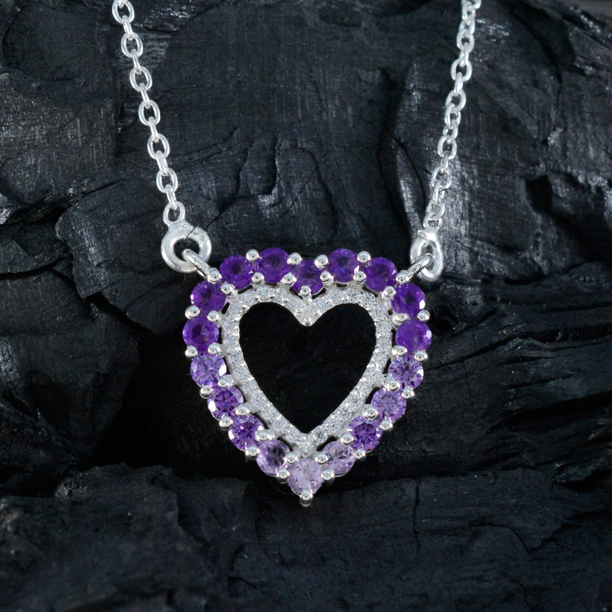 Riyo Beauteous Gems runder facettierter violetter Amethyst-Silberanhänger, Geschenk für Schwester