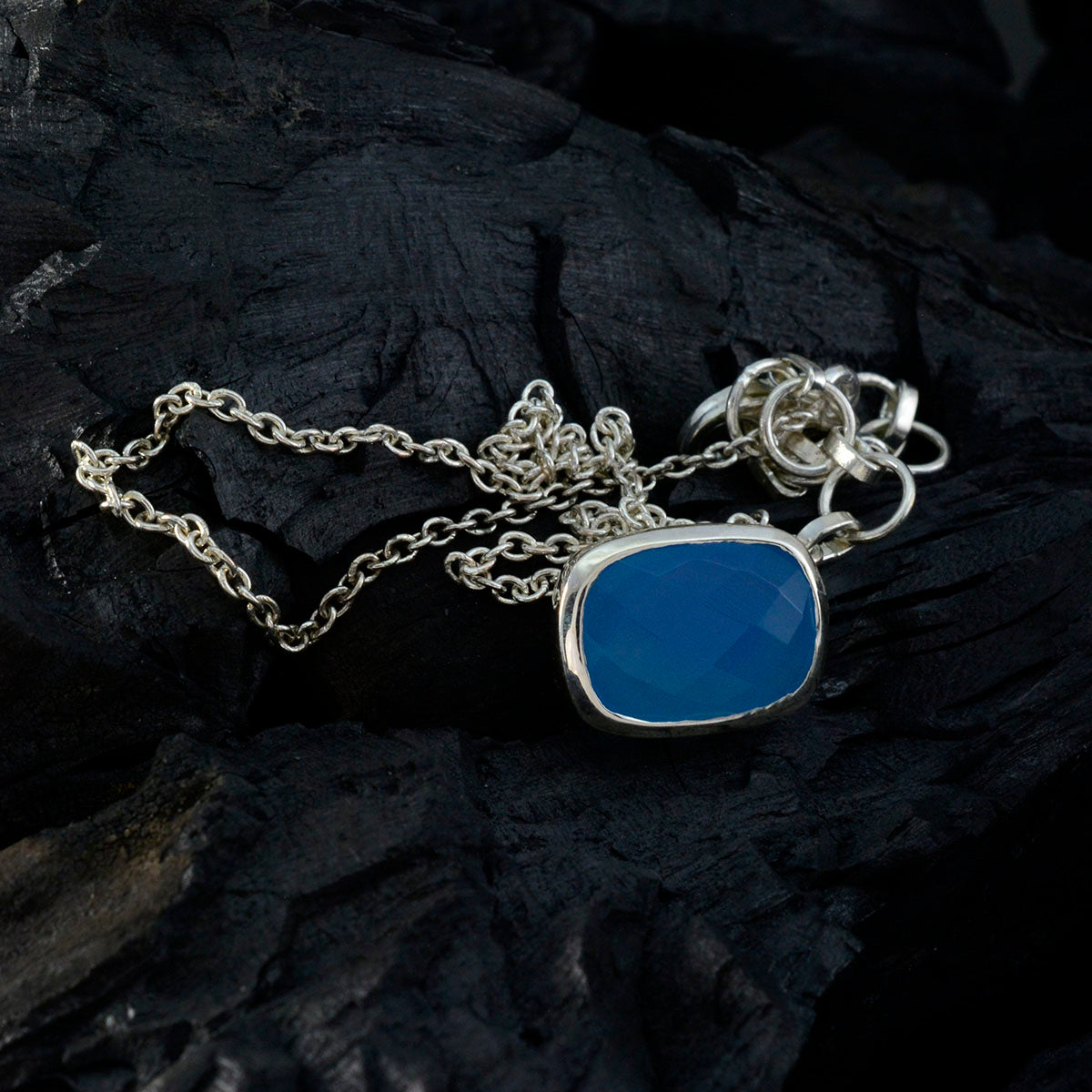Riyo jolie pierre précieuse octogonale damier bleu calcédoine pendentif en argent sterling cadeau pour un ami