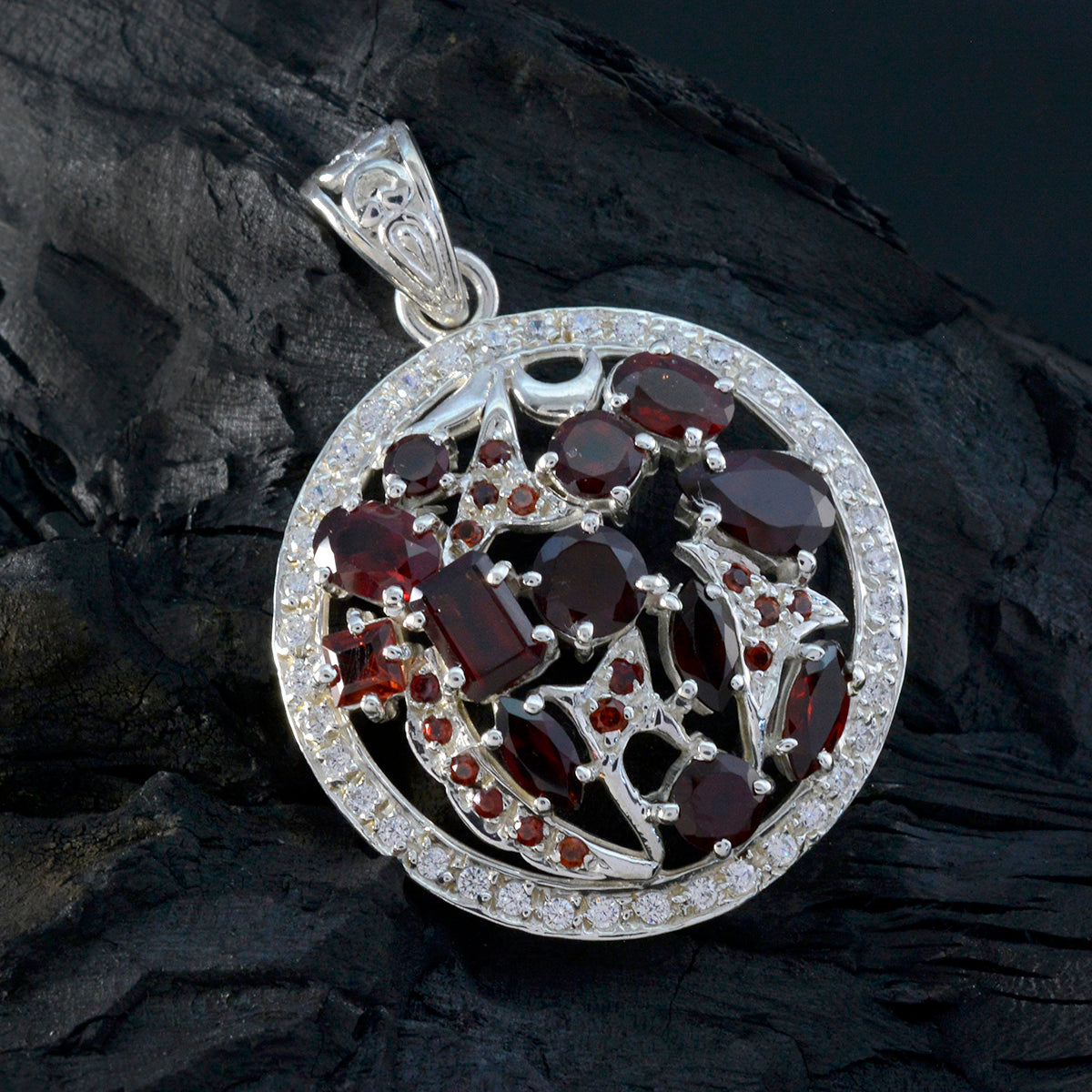 riyo beddable pierre précieuse multi facettes grenat rouge 1110 pendentif en argent sterling cadeau pour le vendredi saint
