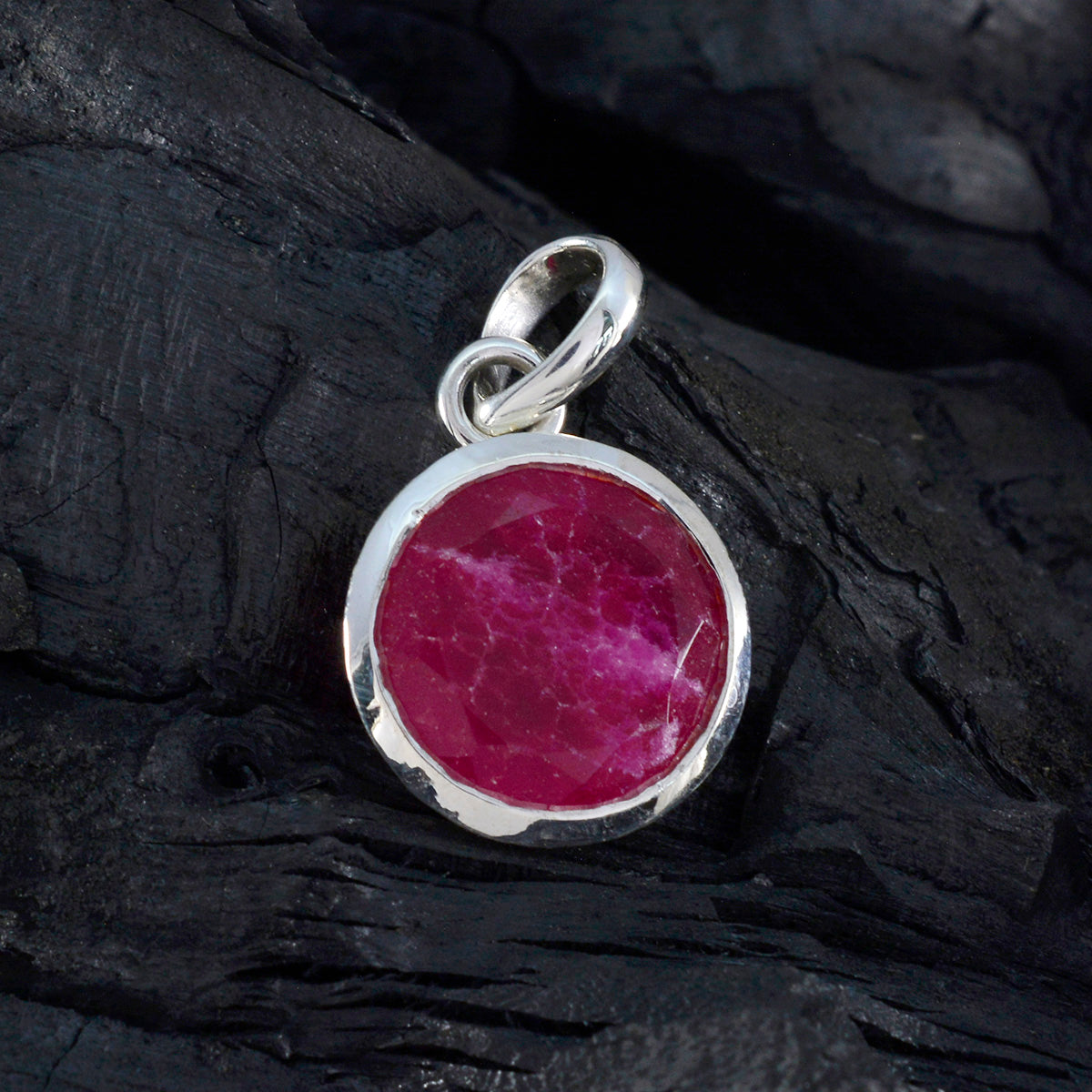 Riyo Hot Gemstone Round Faceted Red Indian Ruby Sterling Silver Pendant Gift For Handmade