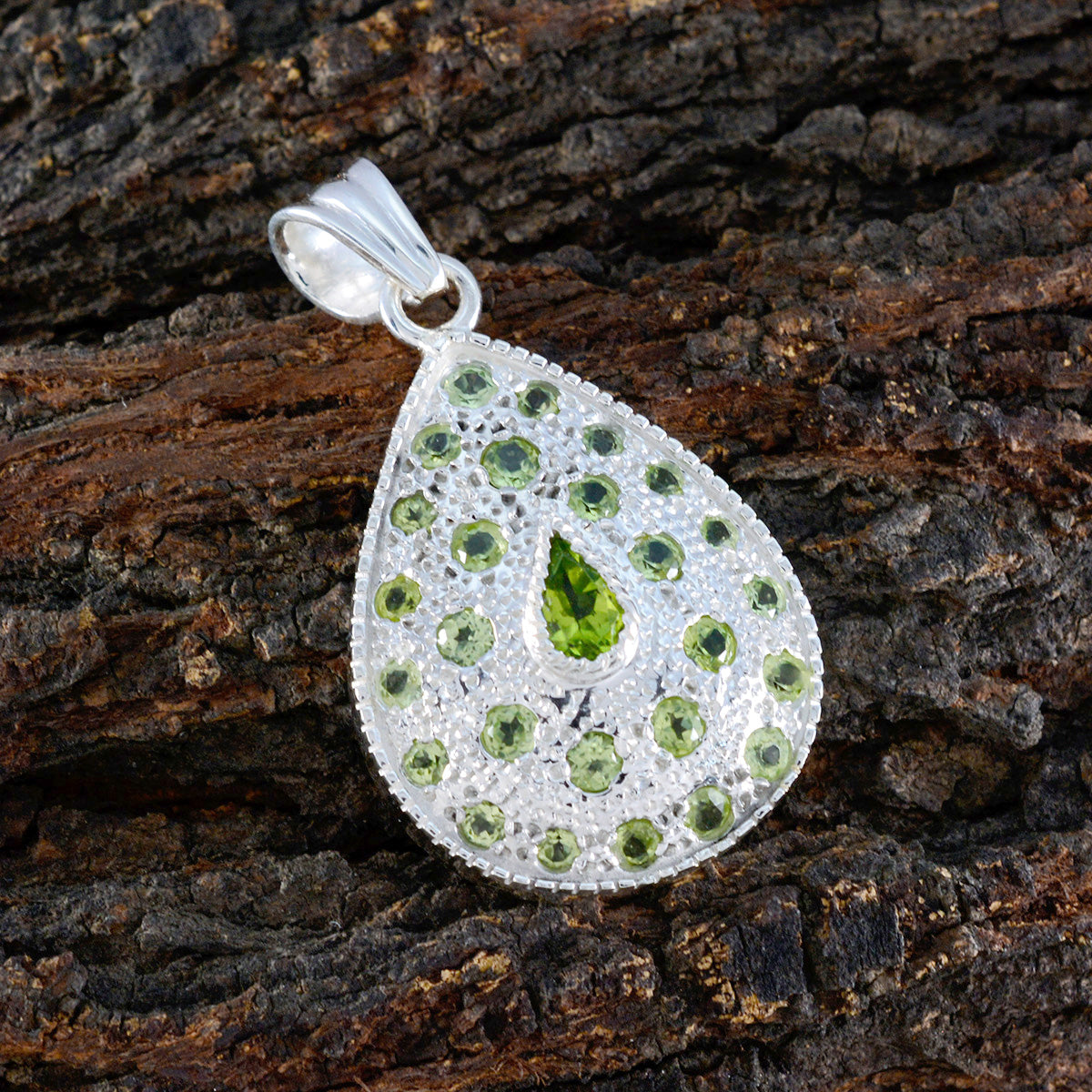 Riyo nice gems colgante de plata con peridoto verde multifacetado, regalo para hermana