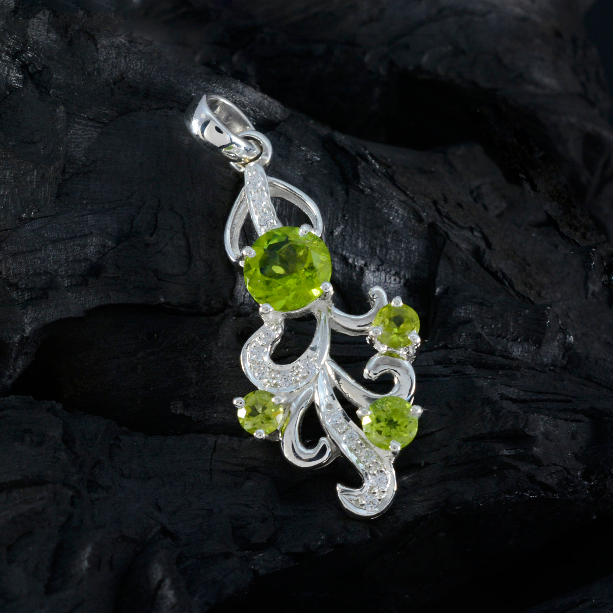 Riyo Pleasing Gems runder facettierter grüner Peridot-Anhänger aus massivem Silber, Geschenk für Hochzeit
