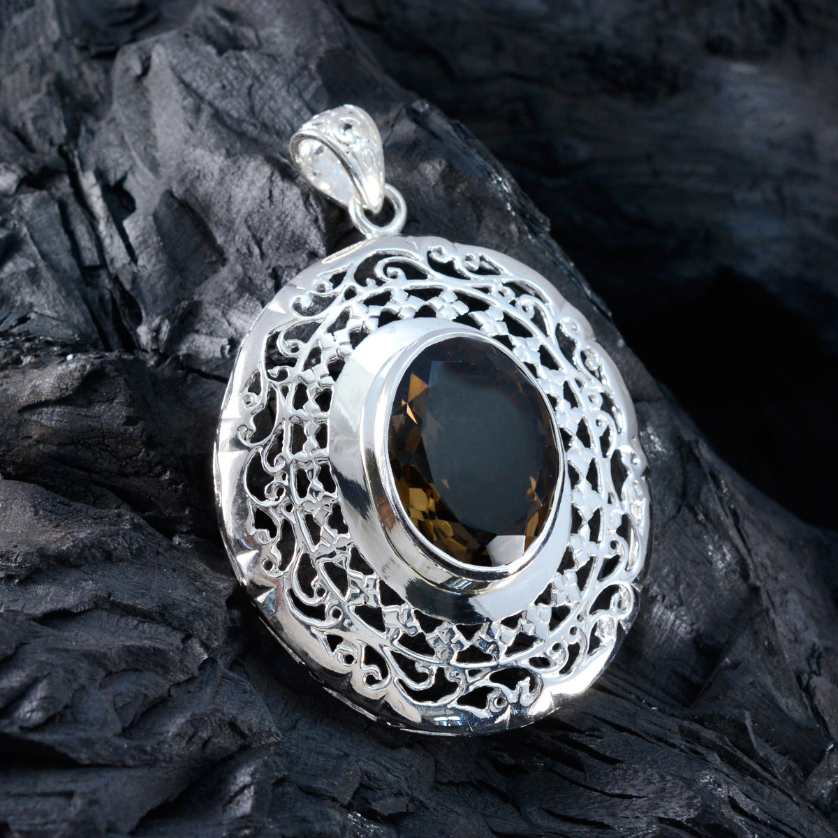 Riyo pierres précieuses attrayantes ovale facettes marron fumé quartz pendentif en argent massif cadeau pour le vendredi saint