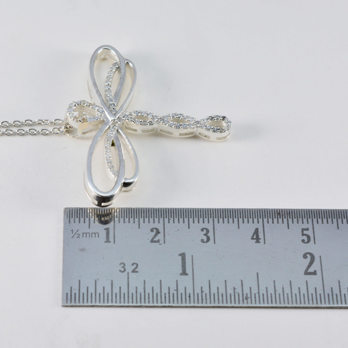 Riyo boeiende edelstenen rond gefacetteerd wit wit cz massief zilveren hanger cadeau voor goede vrijdag
