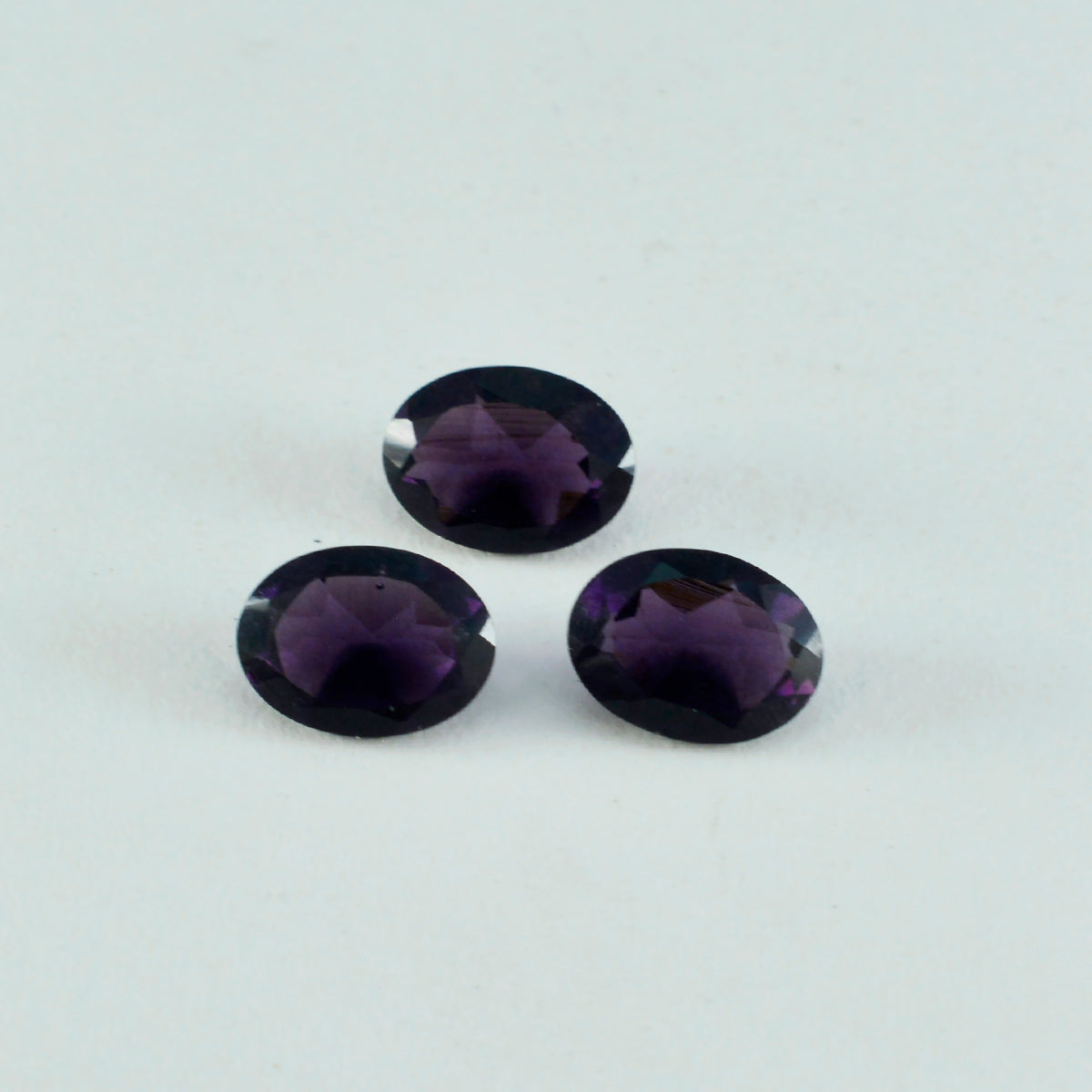Riyogems 1 Stück violetter Amethyst mit CZ, facettiert, 7 x 9 mm, ovale Form, verblüffender Qualitätsstein