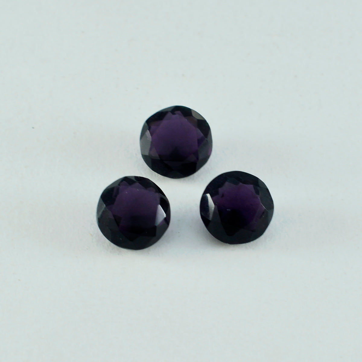 Riyogems 1 pieza de amatista púrpura CZ facetada 12x12mm forma redonda piedra de calidad asombrosa