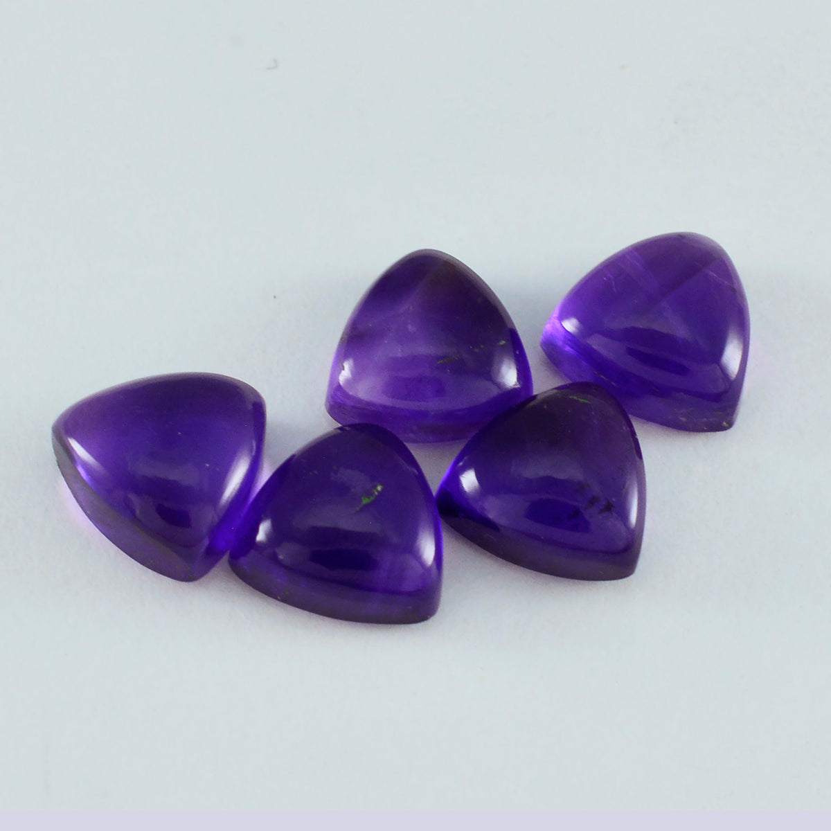 Riyogems 1pc cabochon d'améthyste violet 10x10mm forme trillion pierres précieuses de superbe qualité
