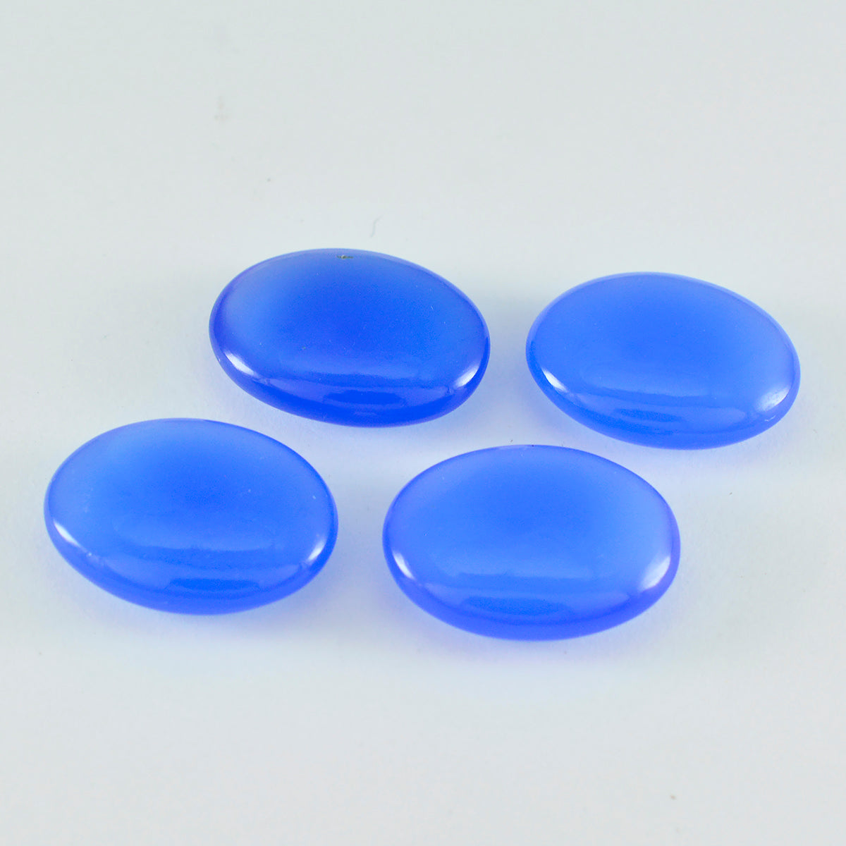 Riyogems 1 cabujón de calcedonia azul, 4 x 6 mm, forma de pera, una piedra preciosa de calidad