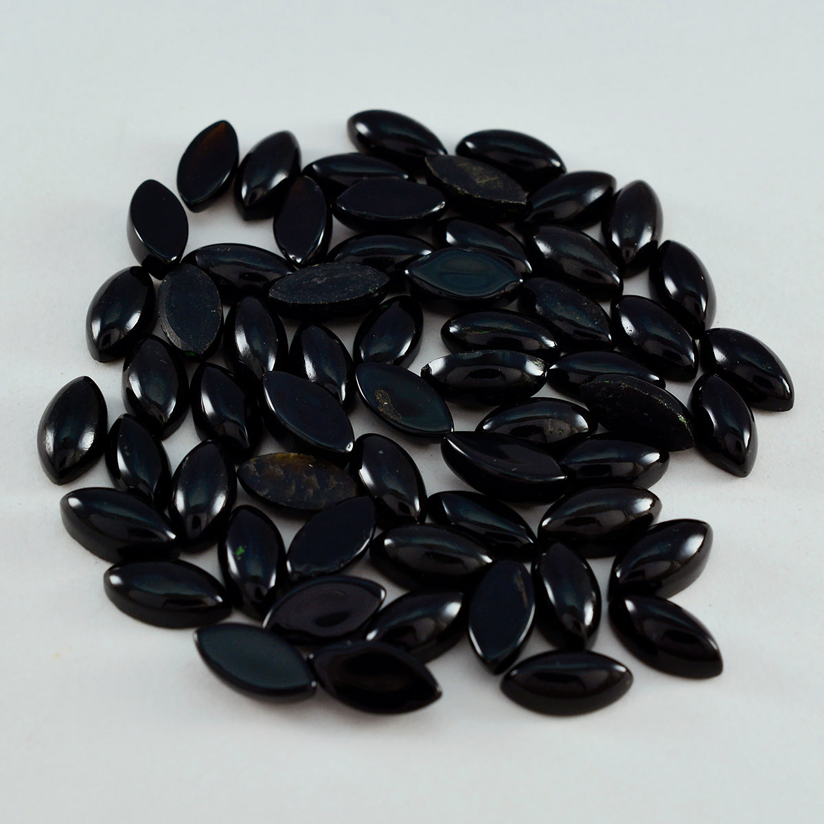 Riyogems 1 cabochon d'onyx noir 3x6 mm forme marquise qualité aaa pierre précieuse en vrac