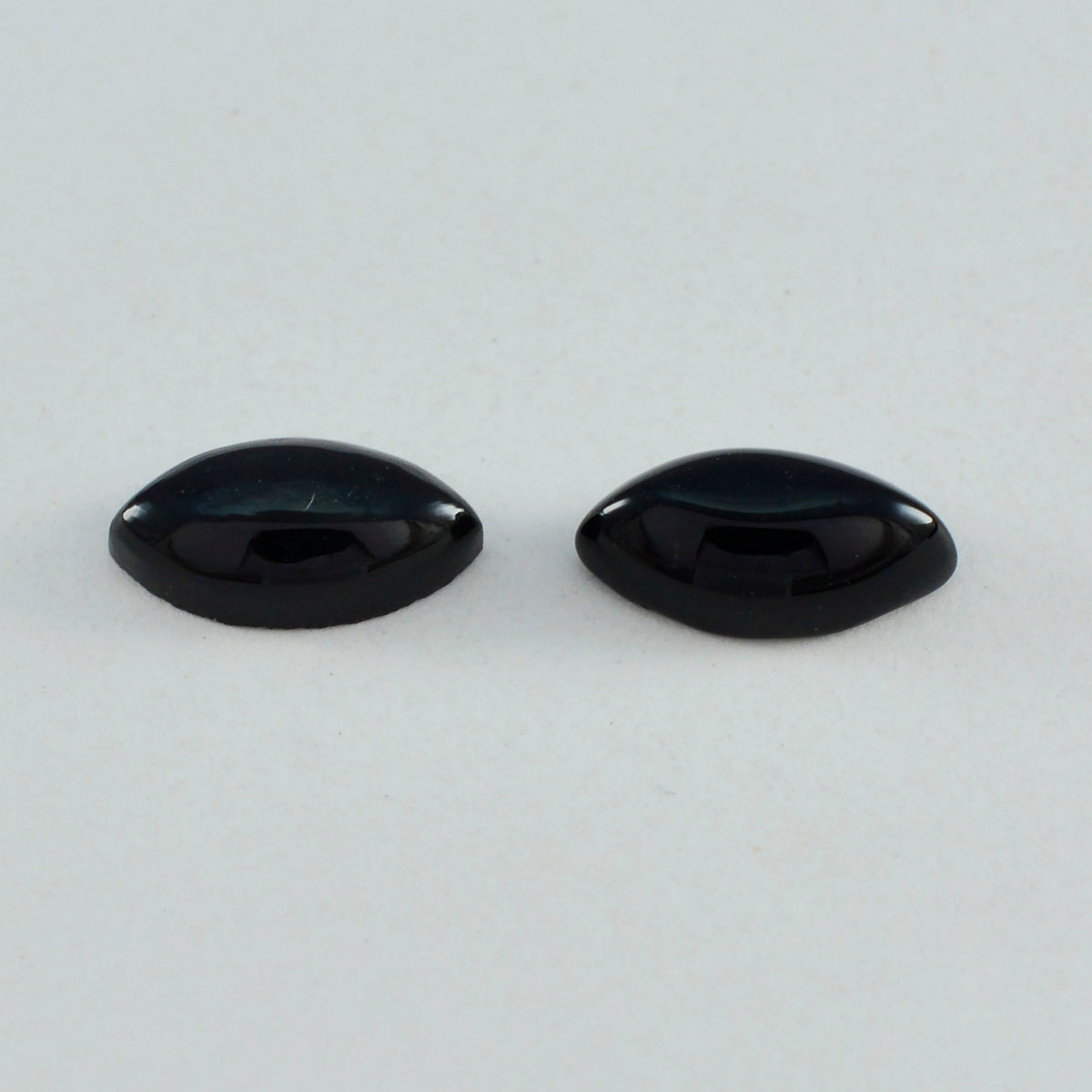 Riyogems 1pc cabochon onyx noir 7x14 mm forme marquise pierre précieuse de bonne qualité