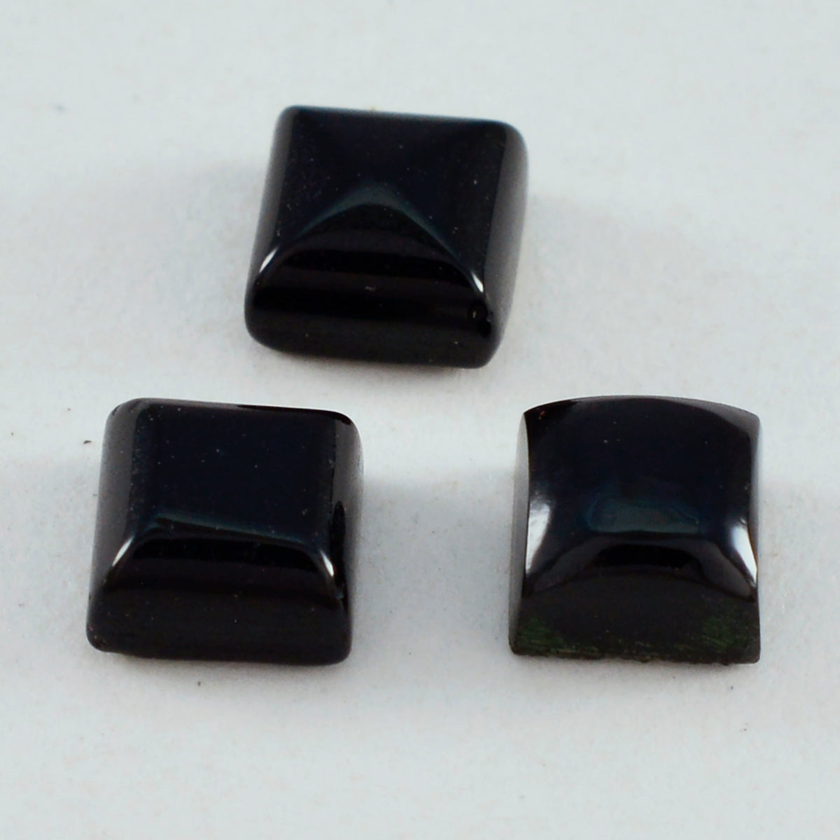 riyogems 1pc cabochon d'onyx noir 10x10 mm forme carrée qualité surprenante pierre précieuse en vrac