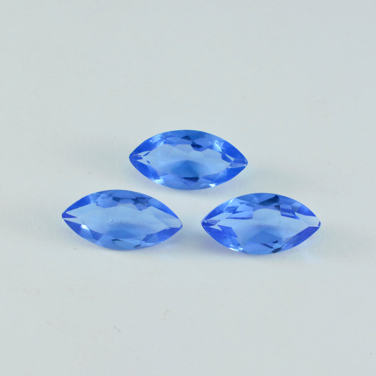 riyogems 1pc ブルー サファイア CZ ファセット 9x18 mm マーキスシェイプかわいい品質宝石