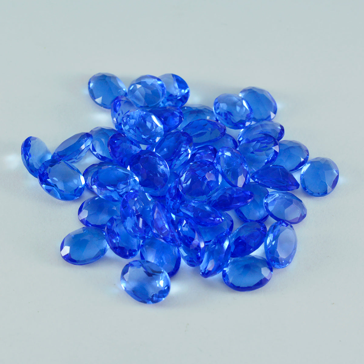 Riyogems 1pc saphir bleu cz facettes 4x6mm forme ovale aaa qualité pierre en vrac