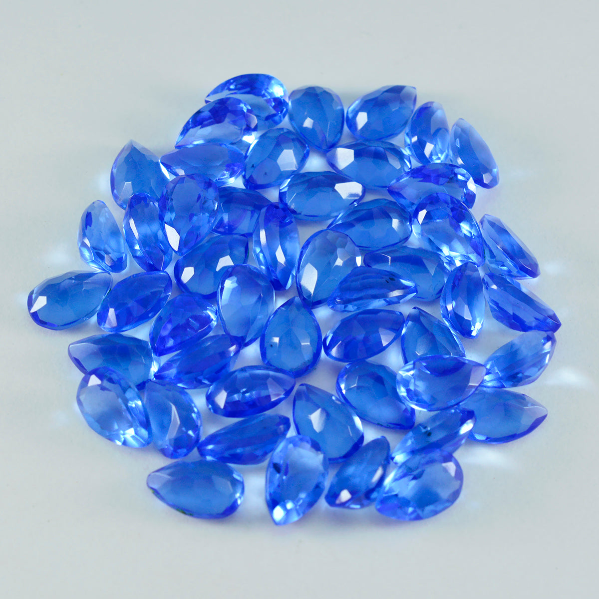riyogems 1 st blå safir cz fasetterad 4x6 mm päronform snygg kvalitetspärla