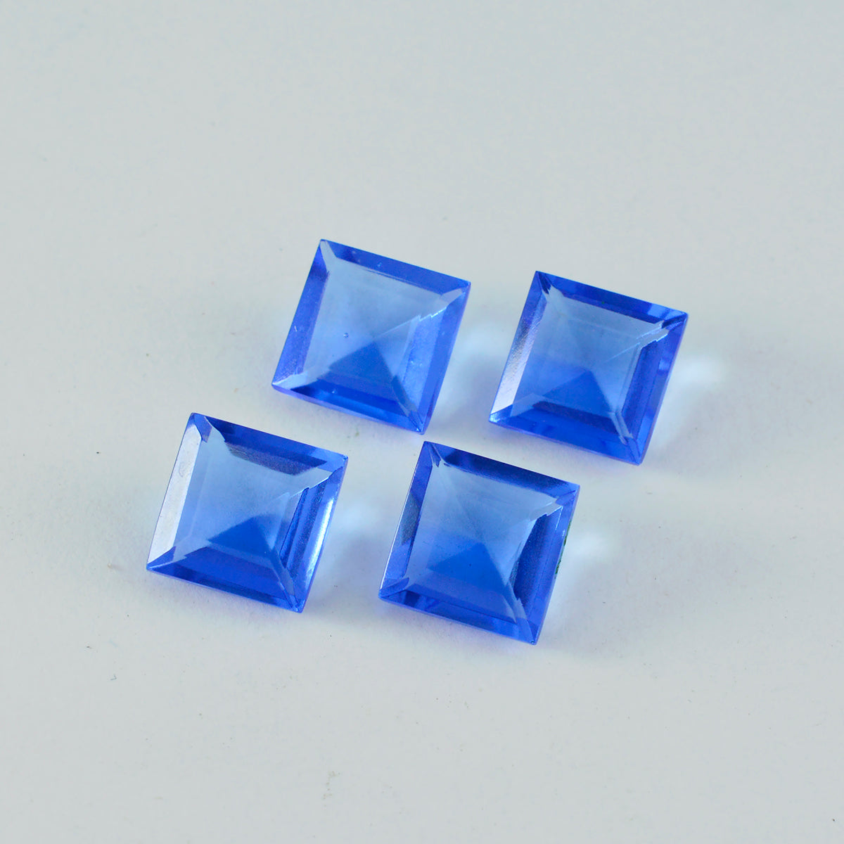 Riyogems 1 Stück blauer Saphir, CZ, facettiert, 11 x 11 mm, quadratische Form, gut aussehende, hochwertige lose Edelsteine