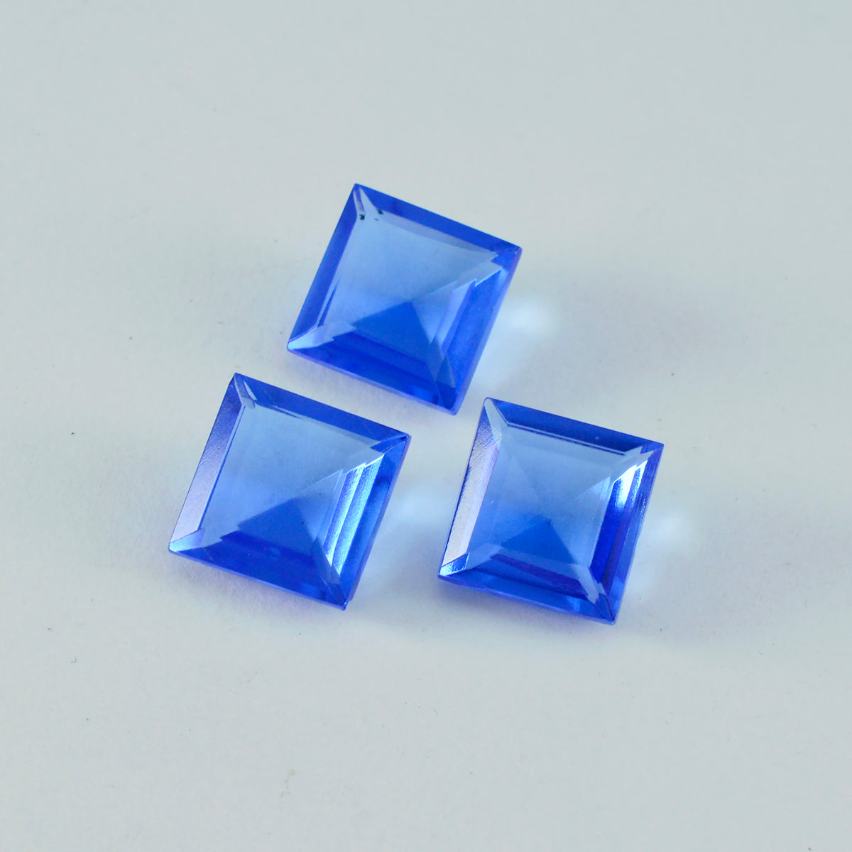 riyogems 1pc saphir bleu cz facetté 14x14 mm forme carrée jolie gemme de qualité