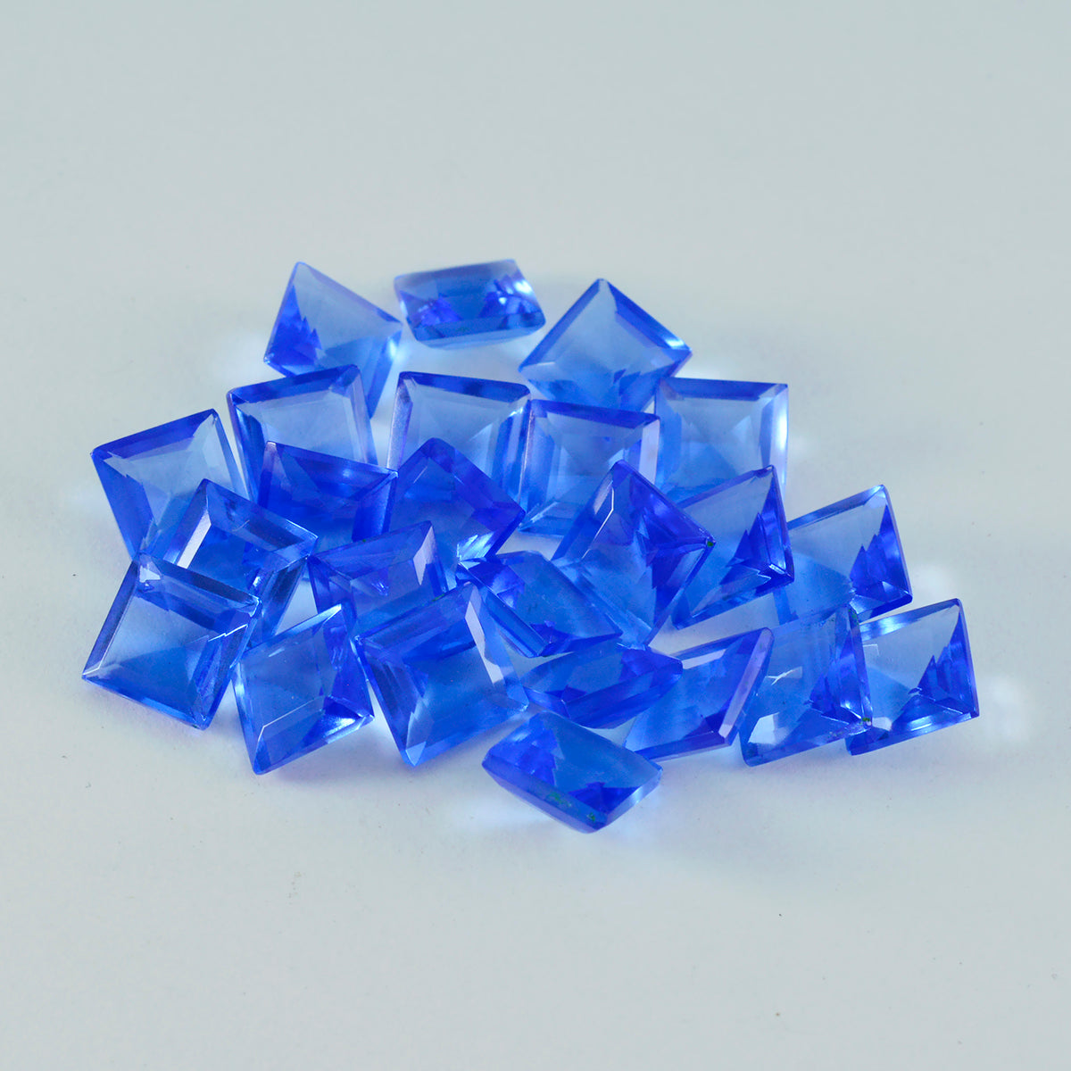 riyogems 1pc ブルー サファイア CZ ファセット 8x8 mm 正方形の形状の魅力的な品質の石