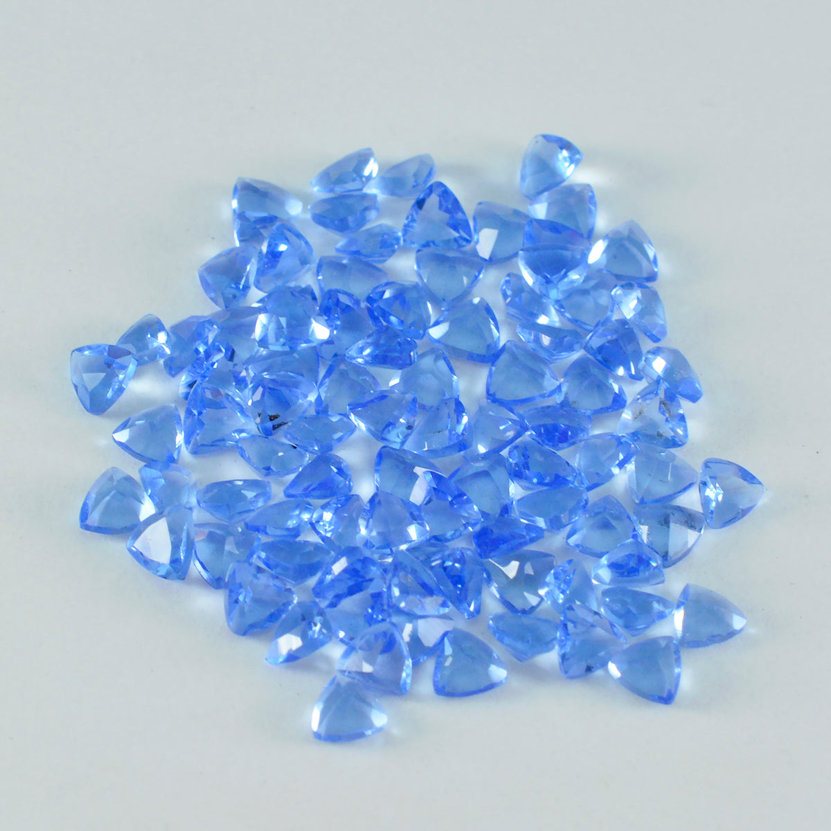 Riyogems 1 Stück blauer Saphir, CZ, facettiert, 3 x 3 mm, Billionenform, wunderschöner Qualitätsstein