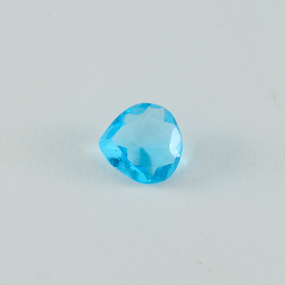 Riyogems 1pc topaze bleue cz facettes 12x12mm forme de coeur pierres précieuses de grande qualité