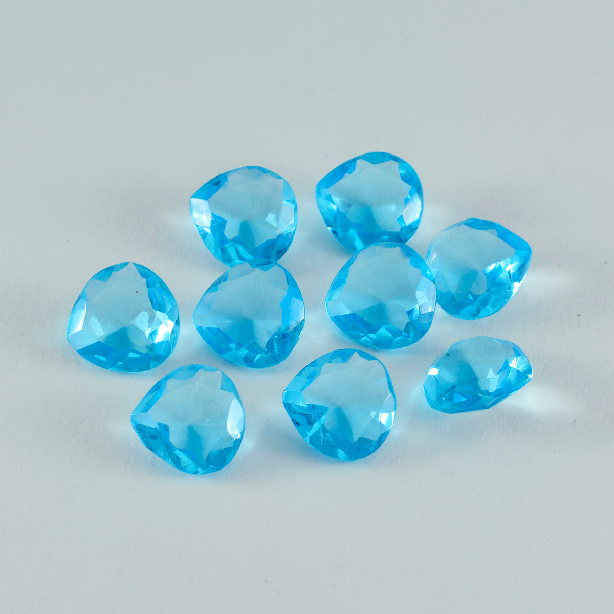Riyogems 1PC Blue Topaz CZ gefacetteerde 9x9 mm hartvorm verbazingwekkende kwaliteit losse steen