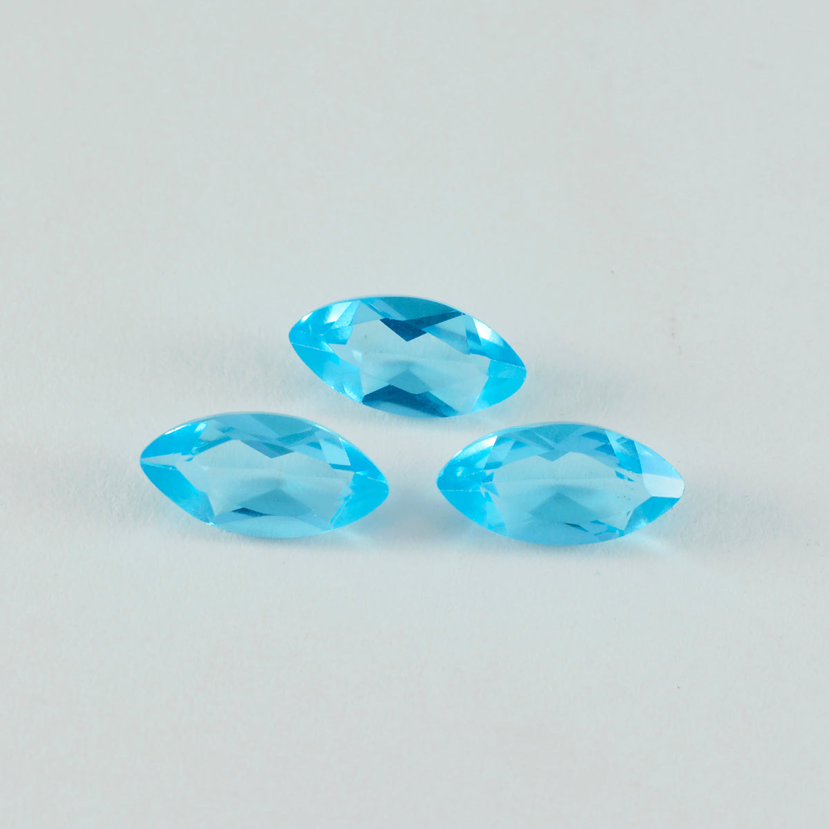 Riyogems 1 Stück blauer Topas, CZ, facettiert, 10 x 20 mm, Marquise-Form, A+-Qualität, loser Stein