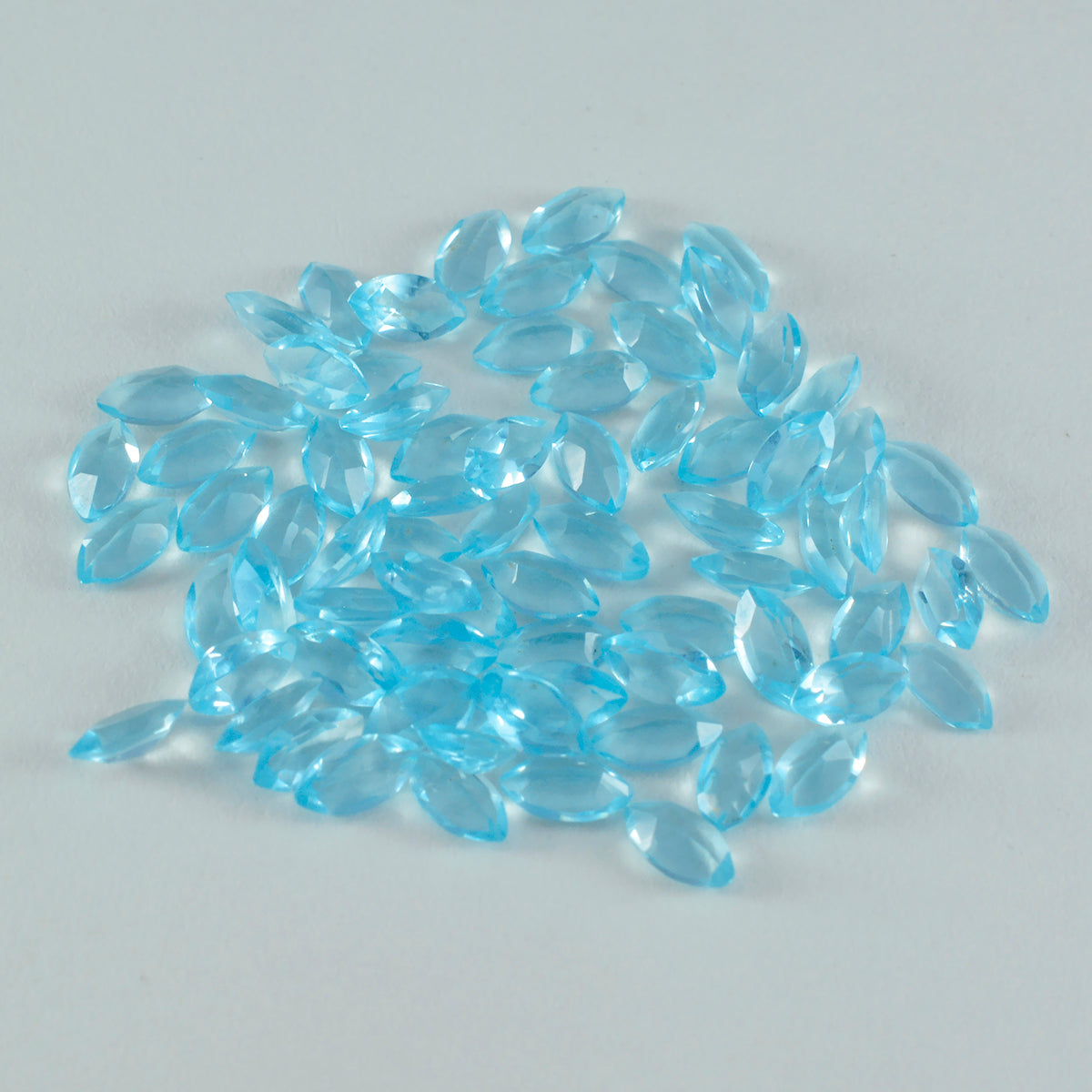 Riyogems 1 Stück blauer Topas, CZ, facettiert, 2,5 x 5 mm, Marquise-Form, süße Qualität, lose Edelsteine