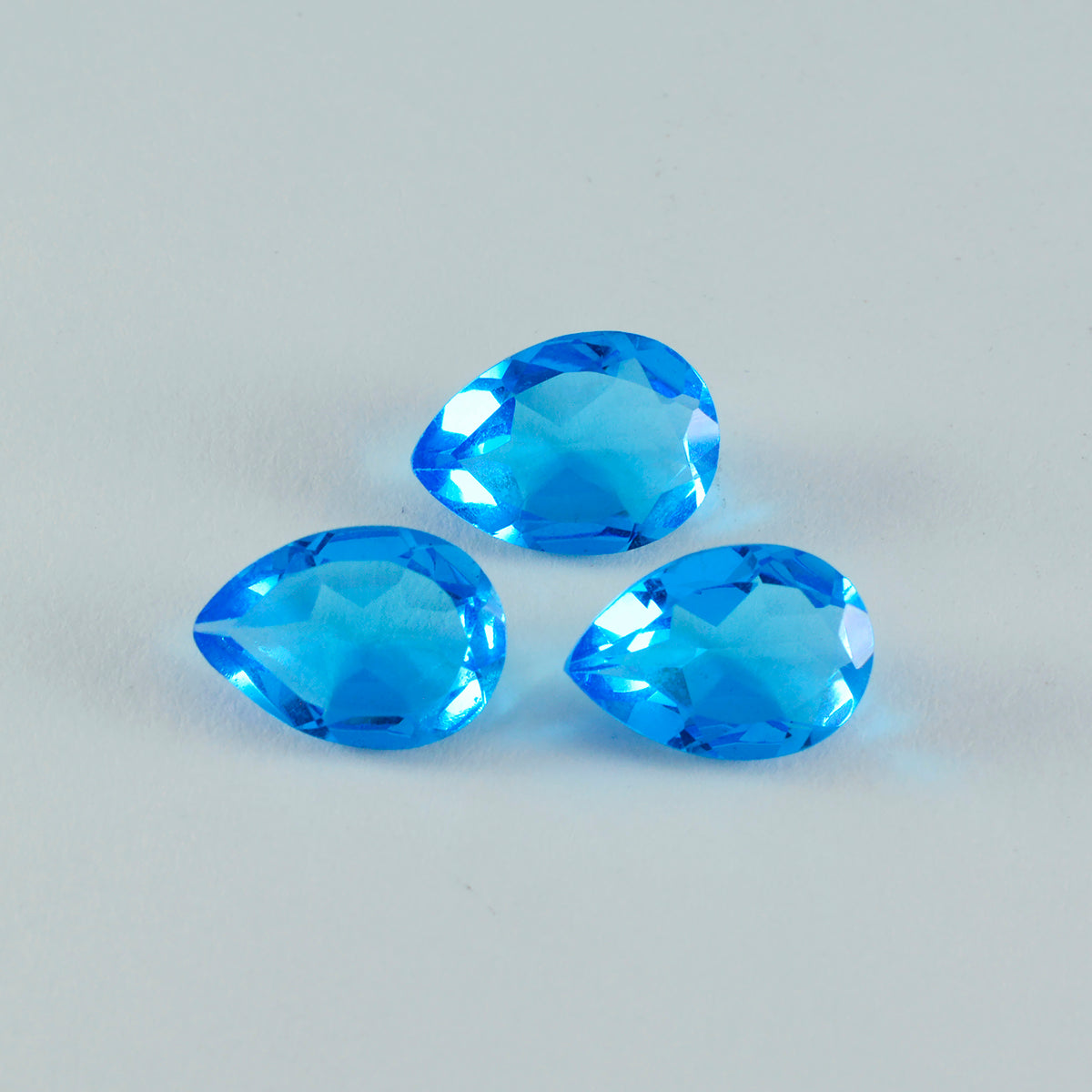 Riyogems 1pc topaze bleue cz facettes 12x16mm forme de poire gemme de qualité surprenante