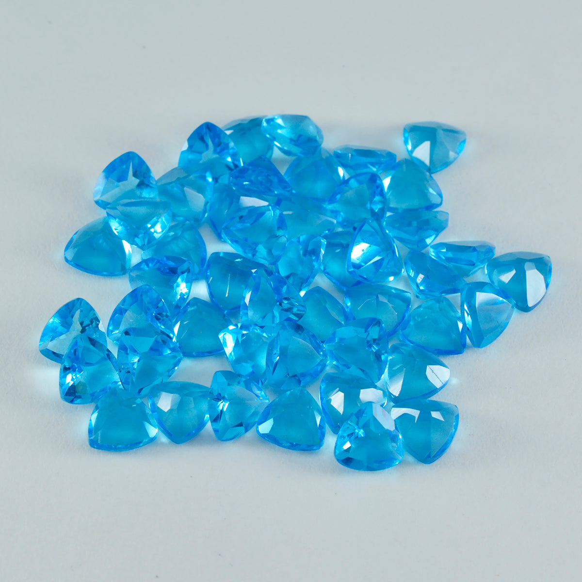 Riyogems 1 Stück blauer Topas, CZ, facettiert, 8 x 8 mm, Billionenform, süßer, hochwertiger, loser Edelstein