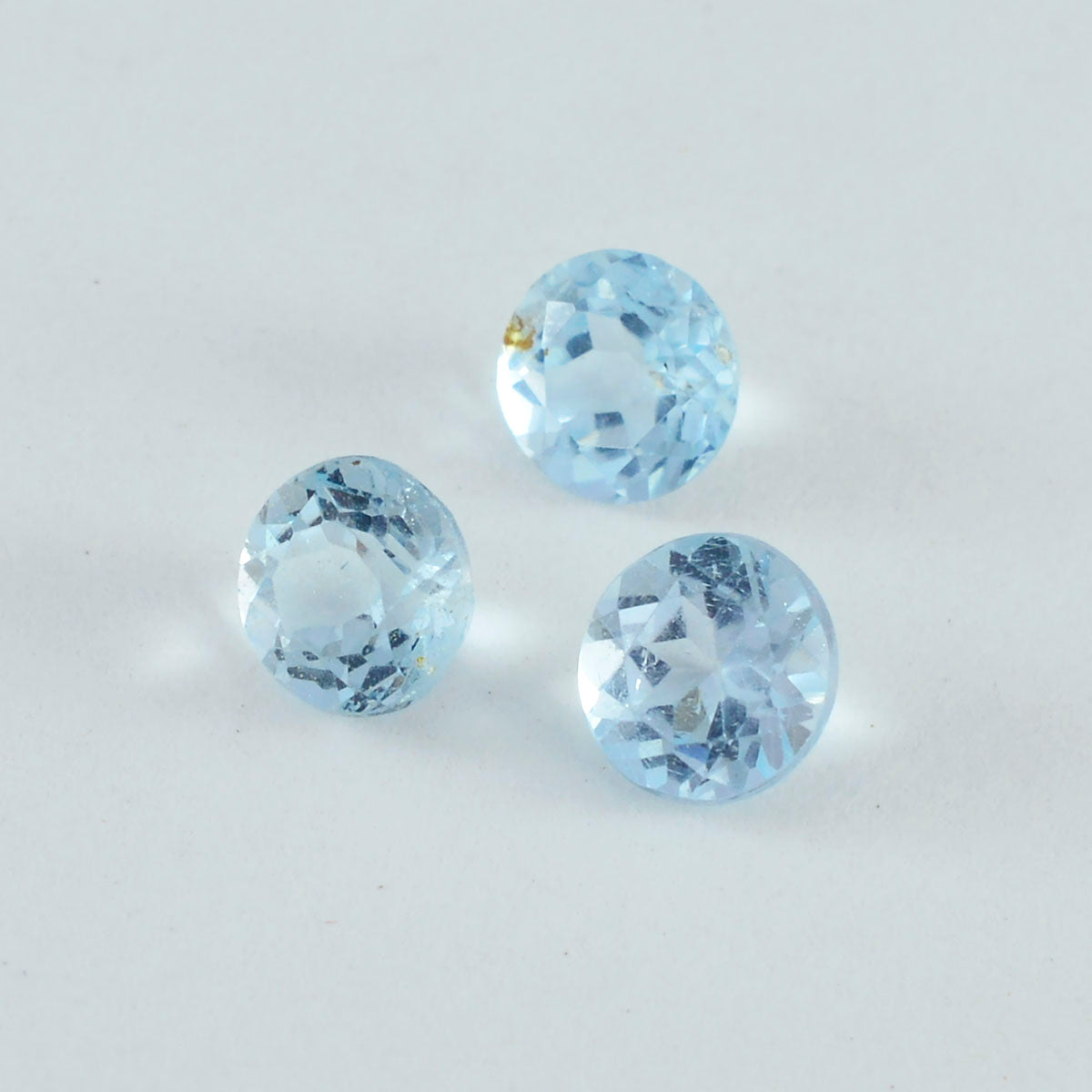 riyogems 1 st naturlig blå topas fasetterad 7x7 mm rund form skönhetskvalitet pärla